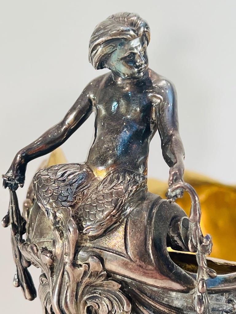 Pièce maîtresse en argent et en or attribuée à FABERGE avec deux Sirènes vers 1850. Bon état - En vente à Rio De Janeiro, RJ