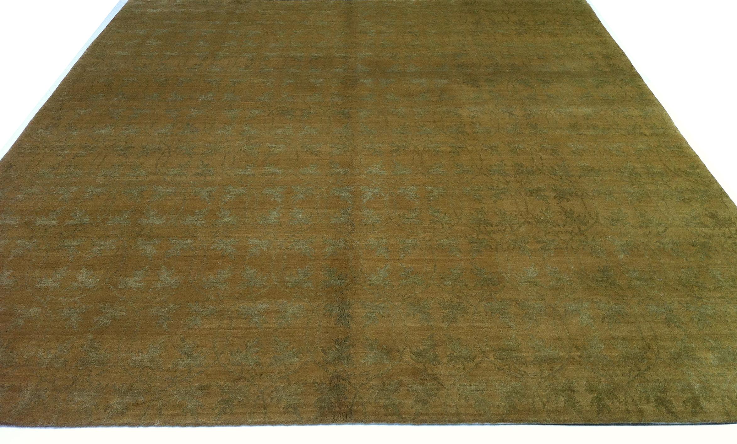 Alfombra Floral Plateada y Dorada Nepalés en venta