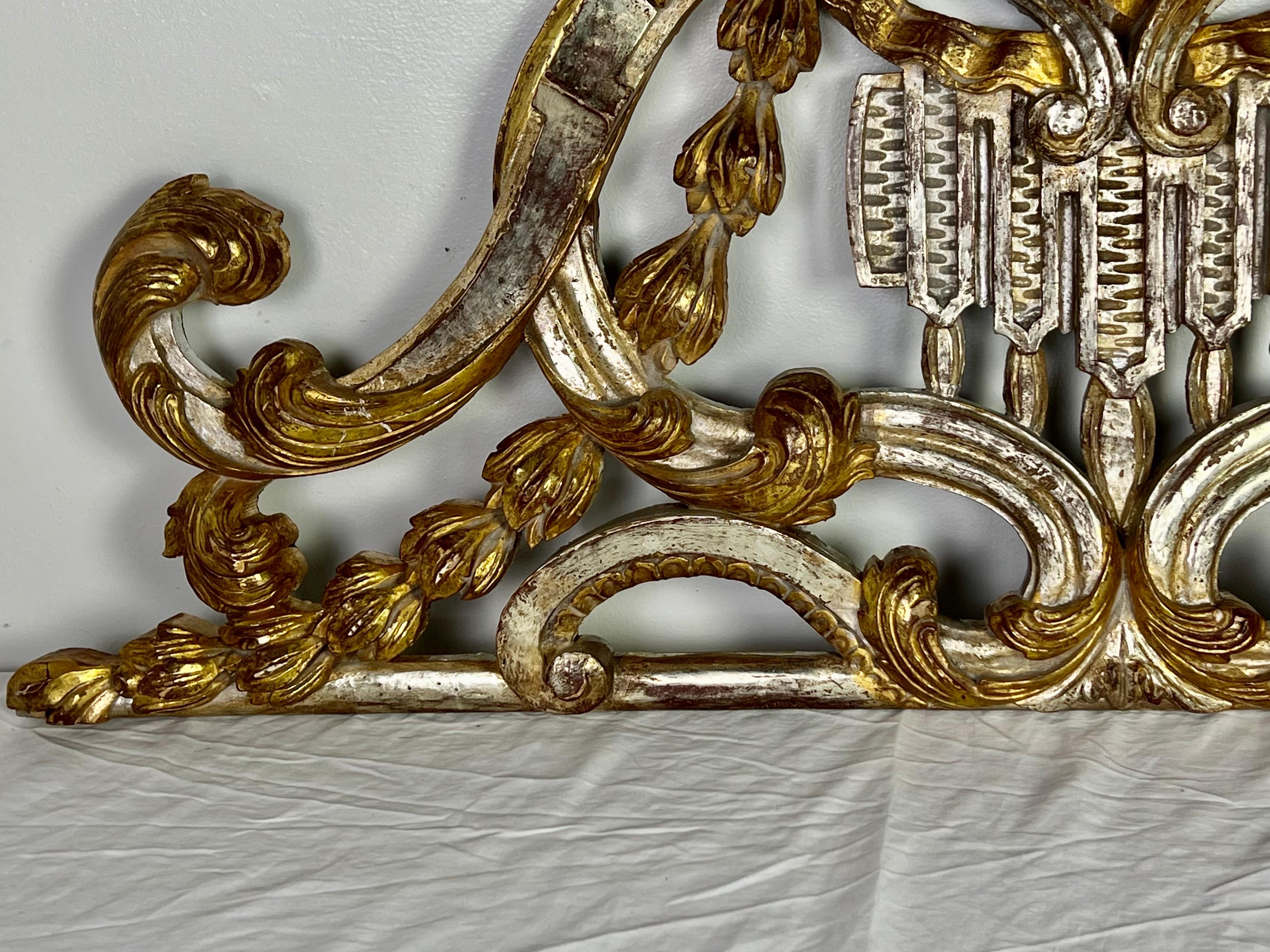 Silver and Gold Giltwood Carving w/ Scrolls and Acanthus Leaves C. 1900 In Excellent Condition In Los Angeles, CA