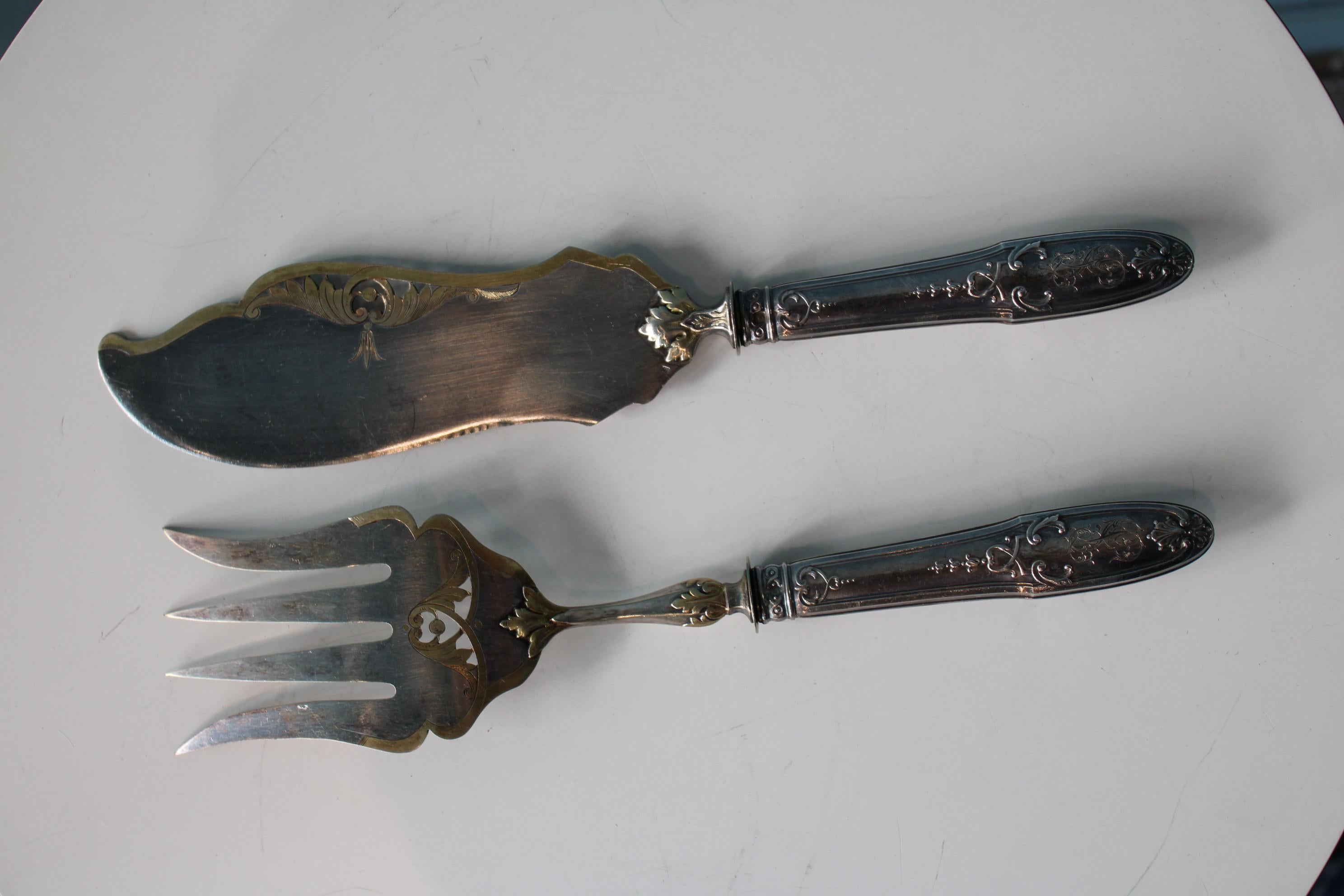 French Silver and gold metal serving cutlery in their box For Sale