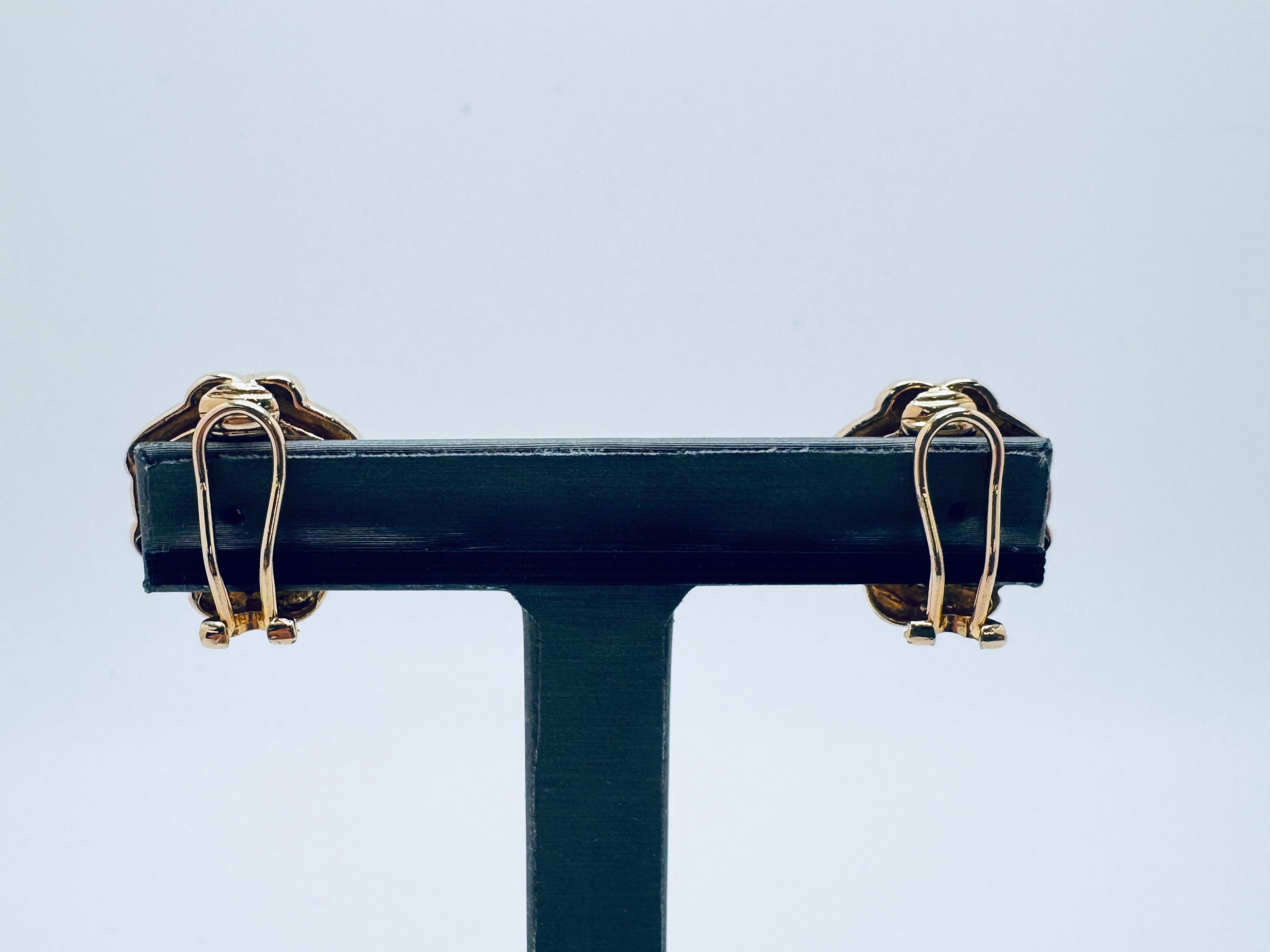 Taille ovale Boucles d'oreilles disque en argent et en onyx plaqué or en vente