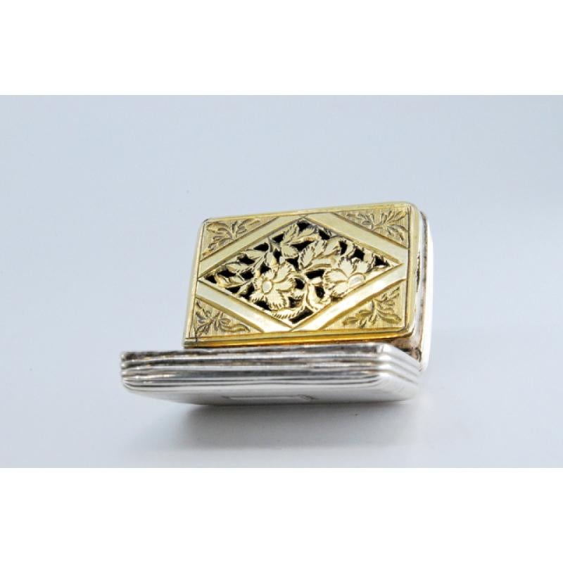 European Silver and gold vinaigrette box, fluted throughout, from the period of George IV For Sale