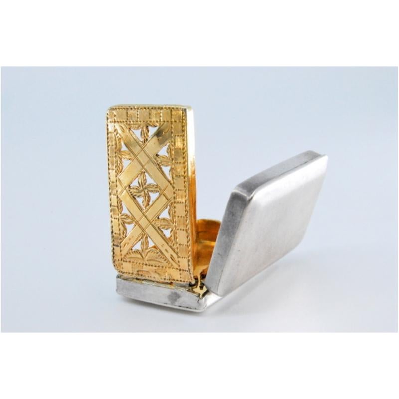 European Silver and gold vinaigrette box, smooth on the lid and from the Victorian period For Sale