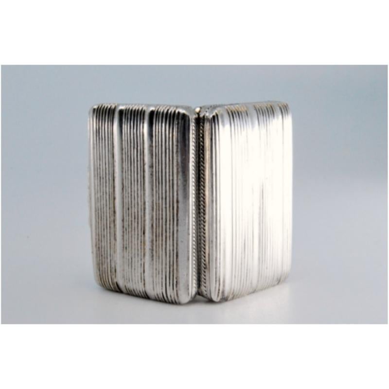 Silver and gold vinaigrette box with George IV period friezes (19. Jahrhundert) im Angebot