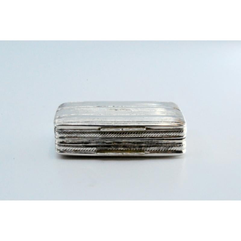 Silver and gold vinaigrette box with George IV period friezes im Angebot 3