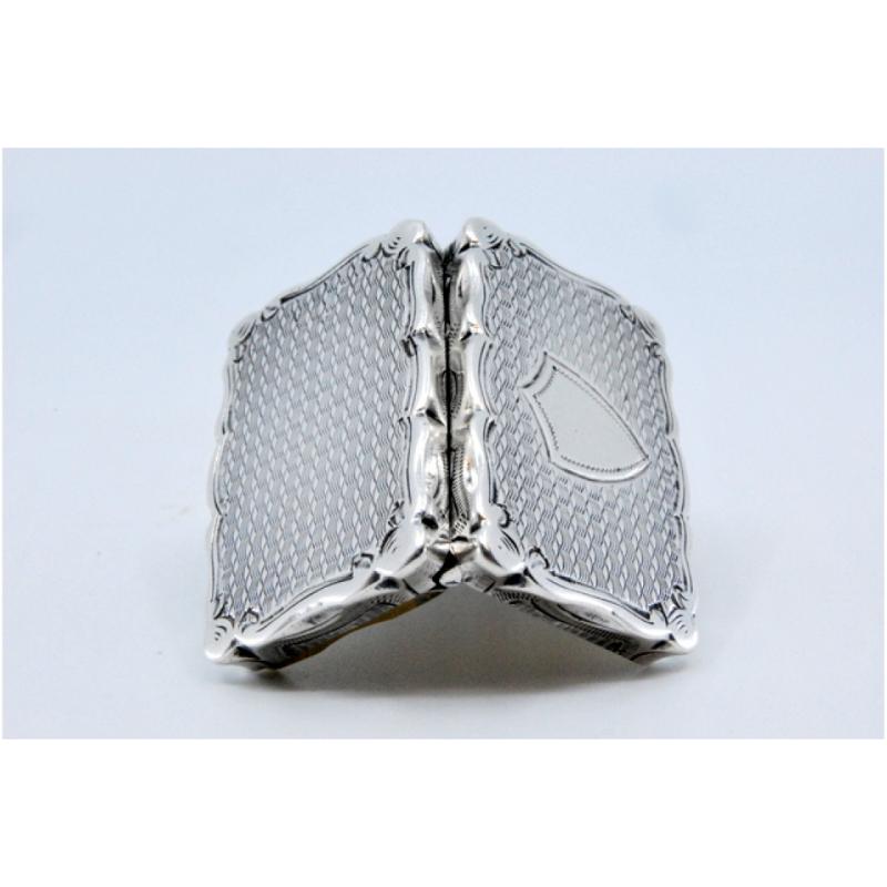 European Silver and gold vinaigrette box with relief and shield on the lid For Sale