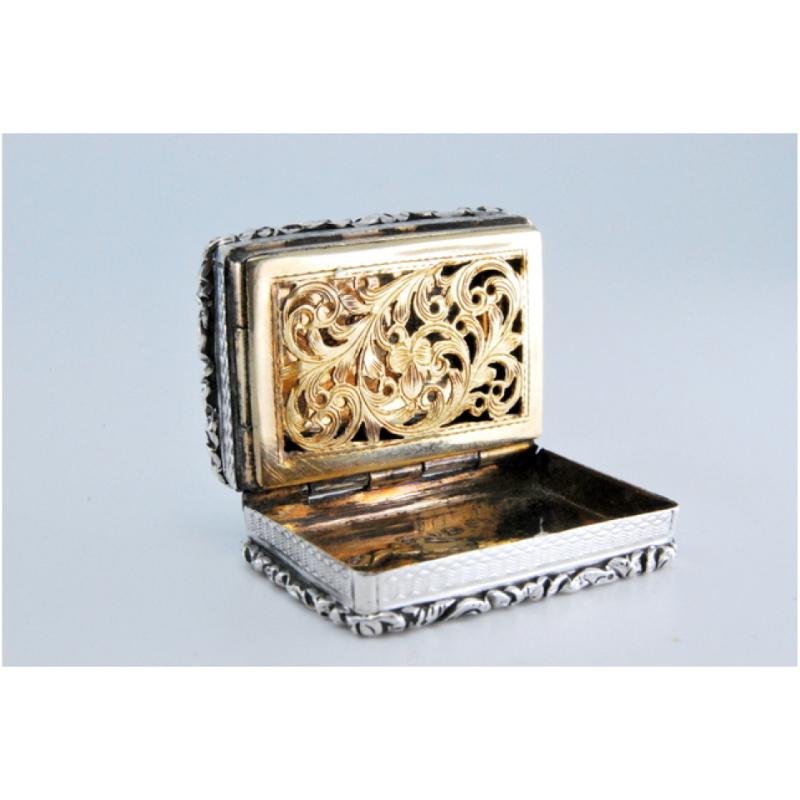 European Silver and gold vinaigrette box with Victorian period trim on the lid and casing For Sale