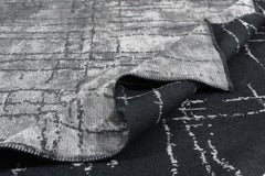 Luxuriöser, weicher Semi-Plüsch-Teppich in zeitgenössischem Design in Silber und Grau mit abstraktem Muster