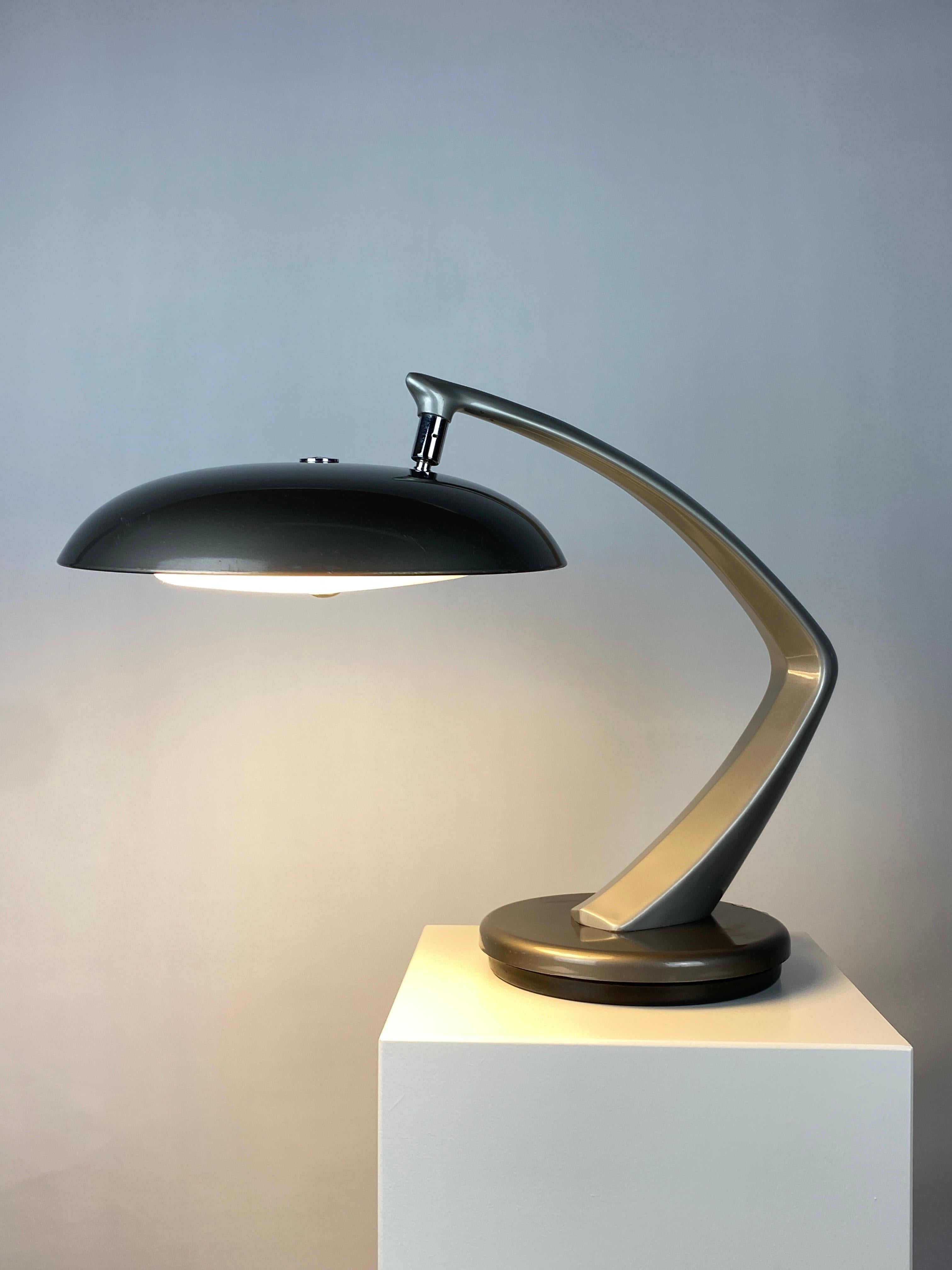 Metal Silver and Grey Desk Light Boomerang 64 by Luis Pérez De La Oliva for Fase 1960