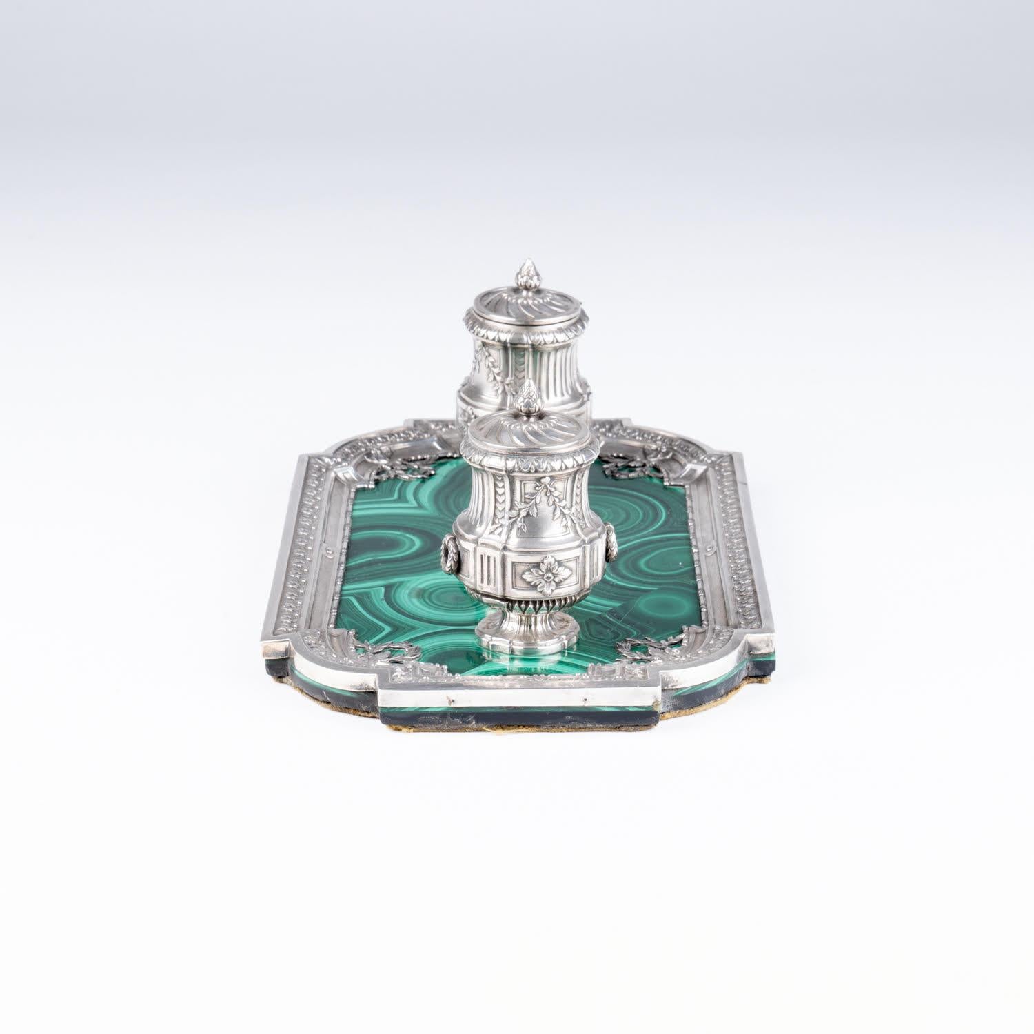 Francese Calamaio da tavolo in argento e malachite di Guillemin Frères, stile Luigi XVI. in vendita
