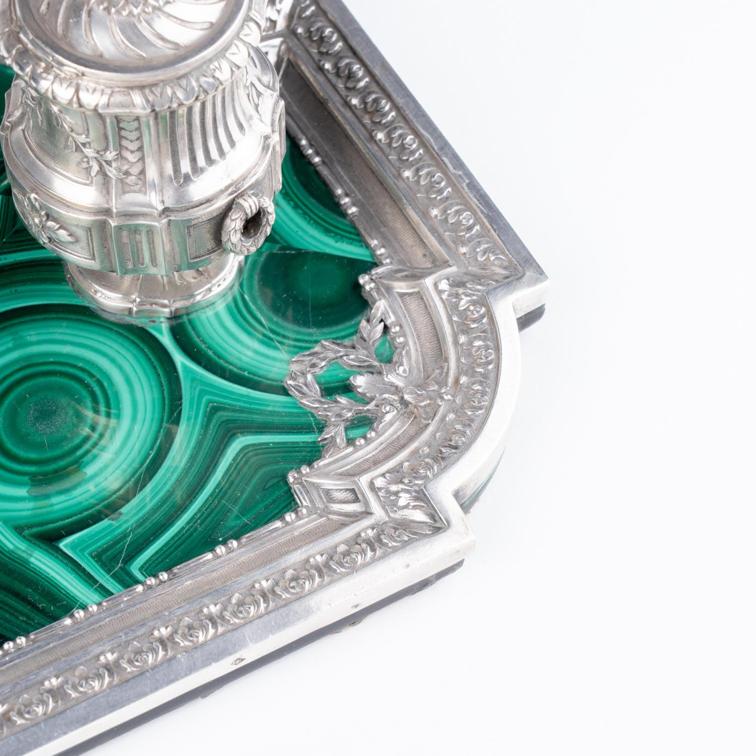 Argento Calamaio da tavolo in argento e malachite di Guillemin Frères, stile Luigi XVI. in vendita