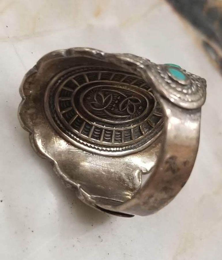Silber und Malachit Edelstein Ring Größe 9,5 im Zustand „Hervorragend“ im Angebot in Van Nuys, CA