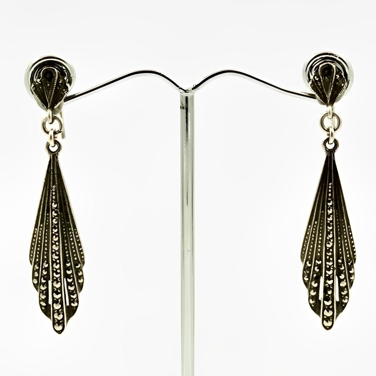 Silver and Marcasite Drop Earrings In Good Condition For Sale In London, GB
