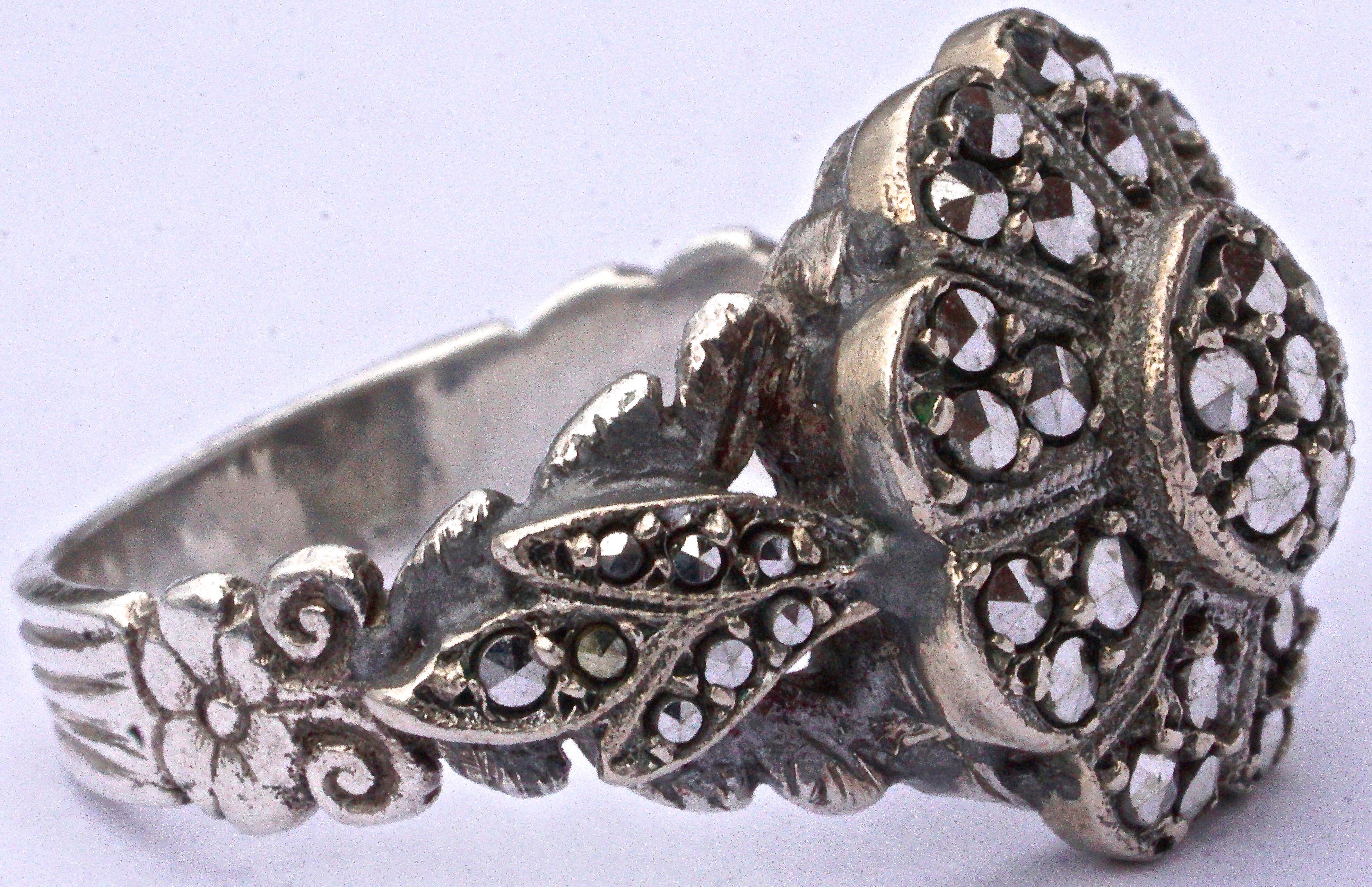 Silver and Marcasite Flower Design Ring In Good Condition In London, GB