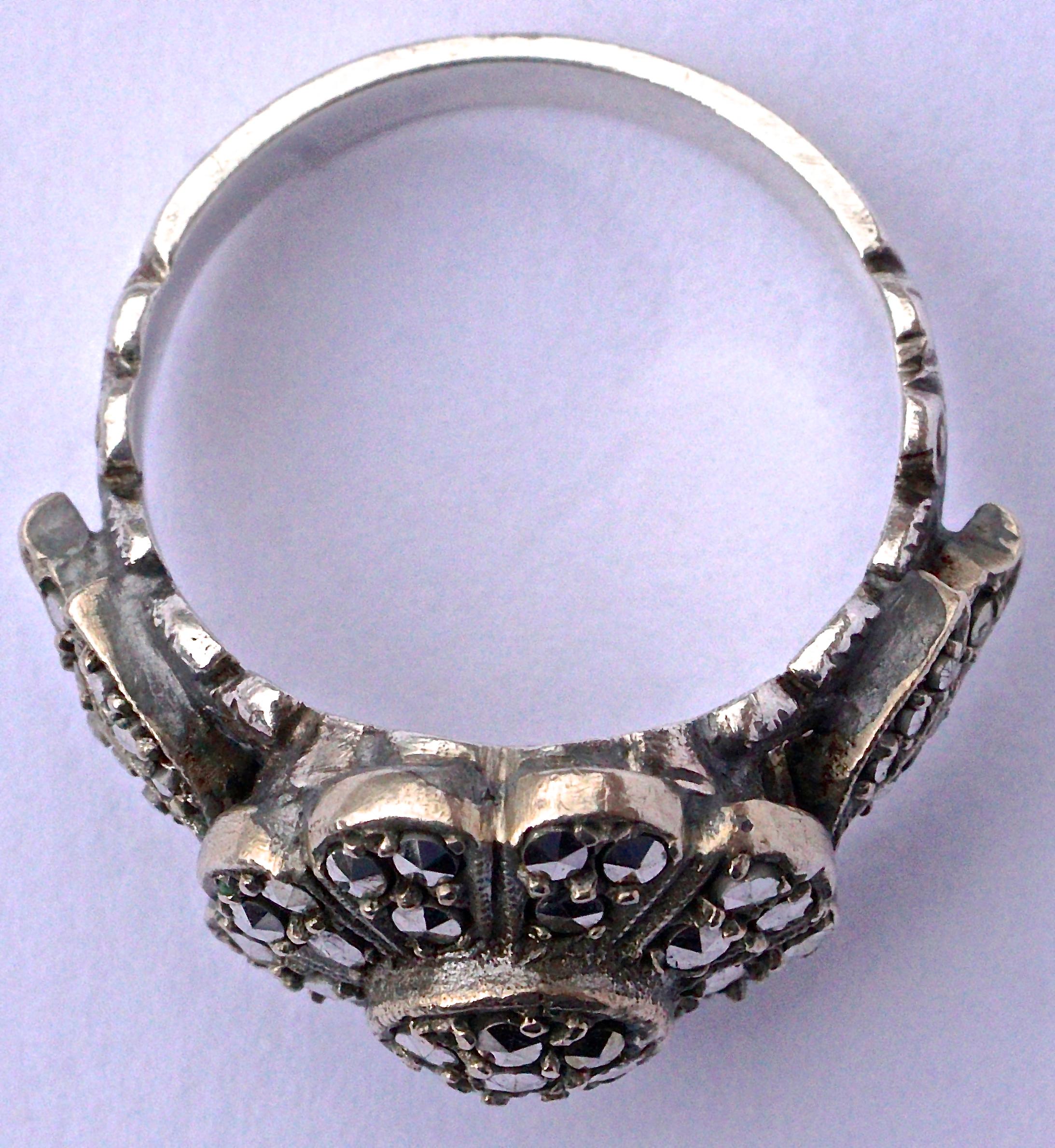 Silver and Marcasite Flower Design Ring für Damen oder Herren