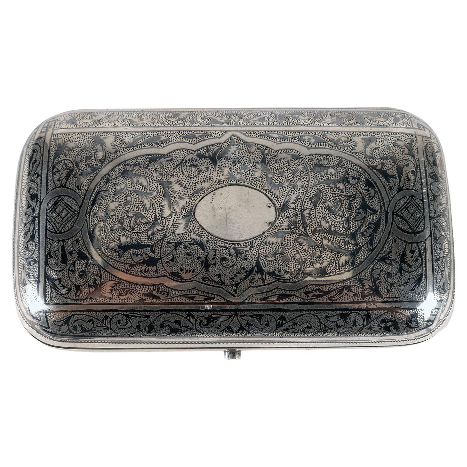 Caja para tabaco de plata y nielado, Moscú, Rusia 1879.