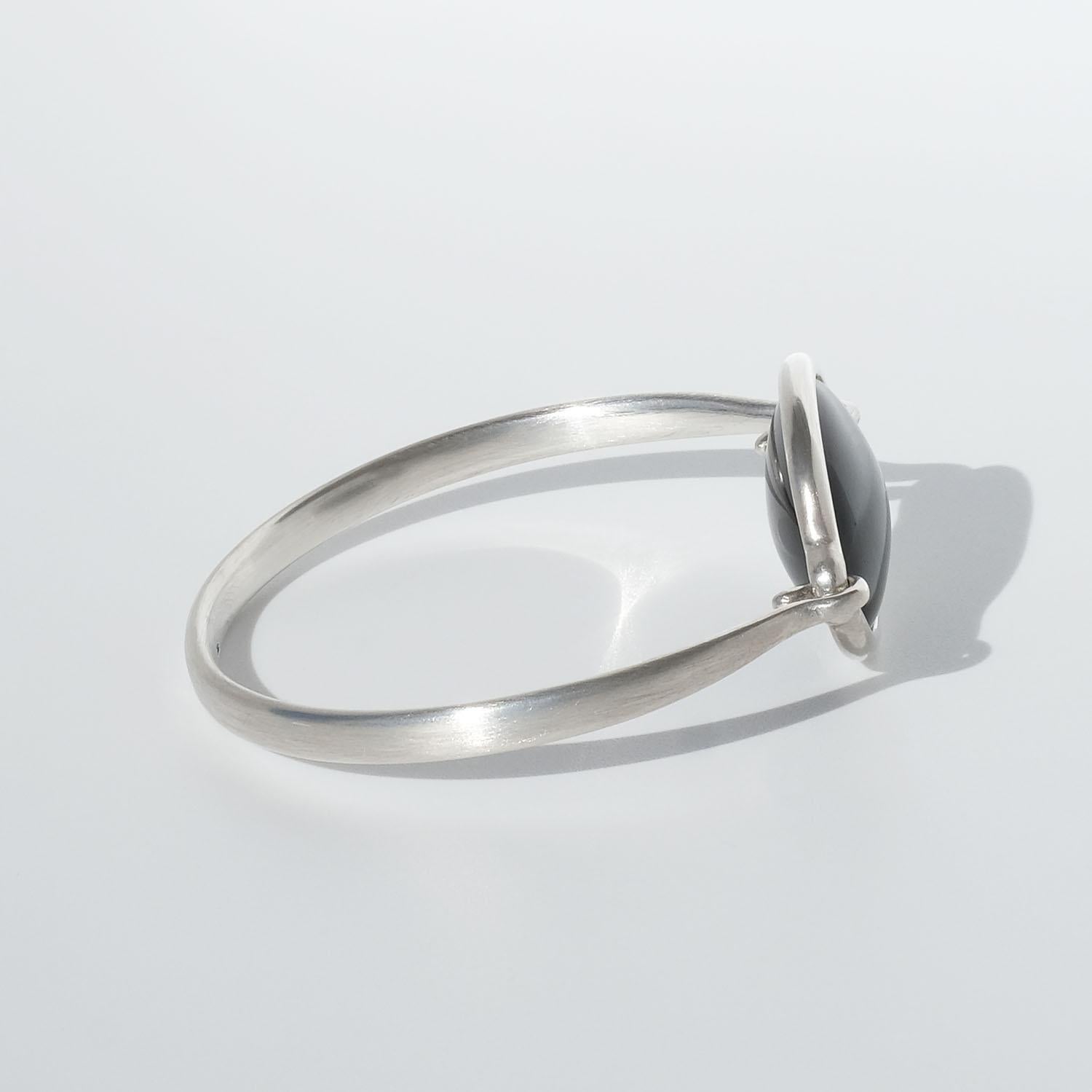 Silber- und Obsidianarmband von Vivianna Torun Bülow-Hübe. 1960s für Damen oder Herren im Angebot