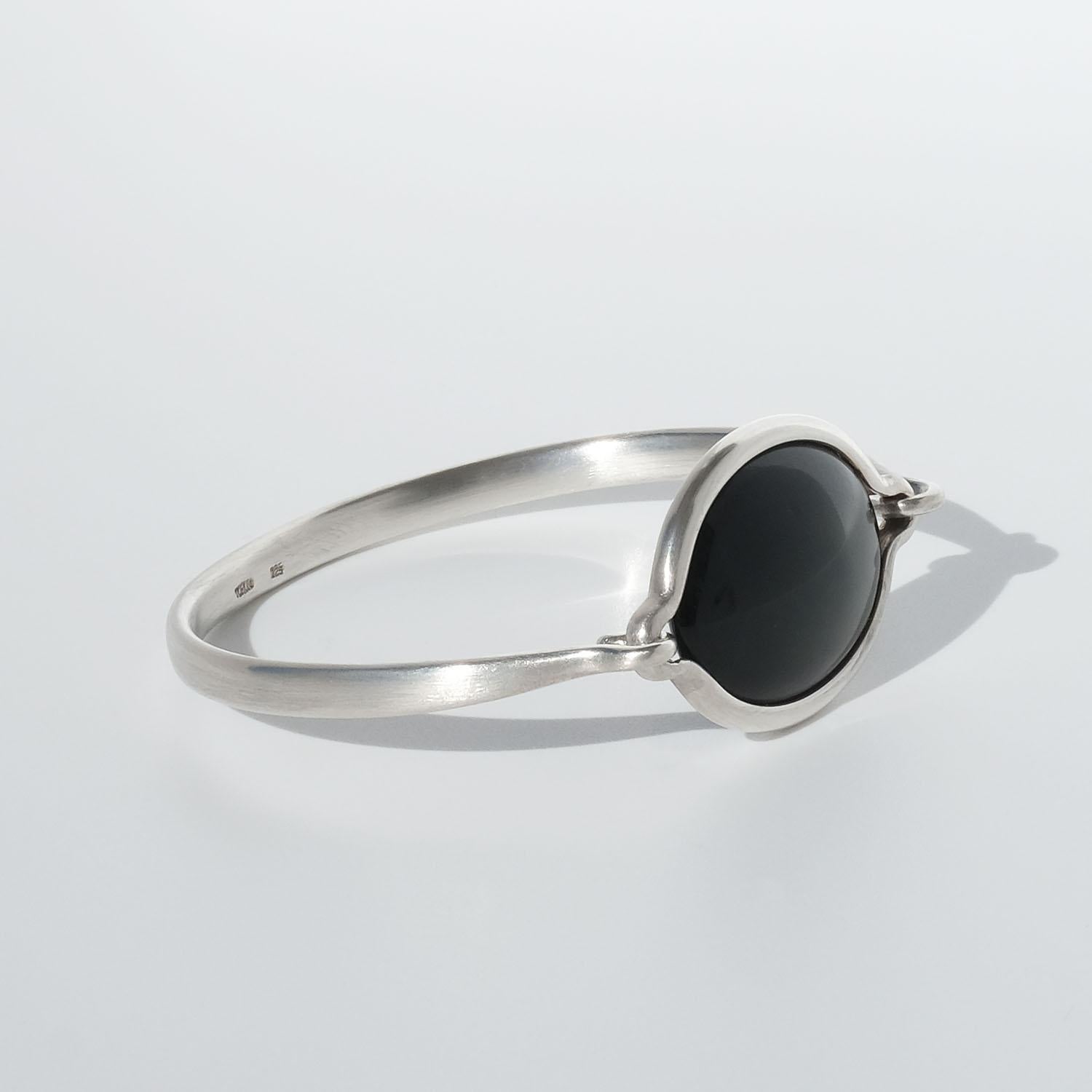 Silber- und Obsidianarmband von Vivianna Torun Bülow-Hübe. 1960s im Angebot 1