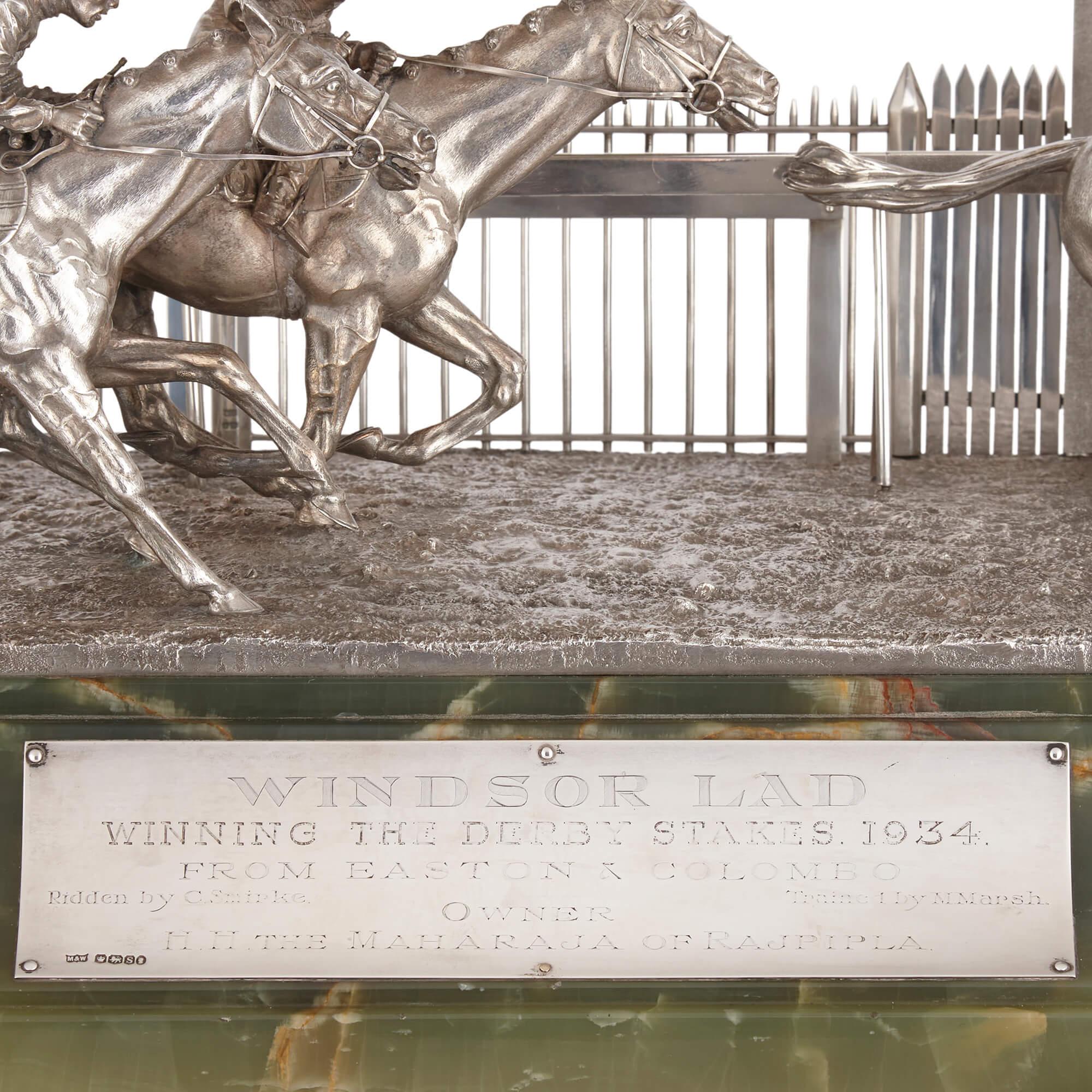 Sculpté Sculpture de course de chevaux en argent et onyx par Mappin et Webb  en vente