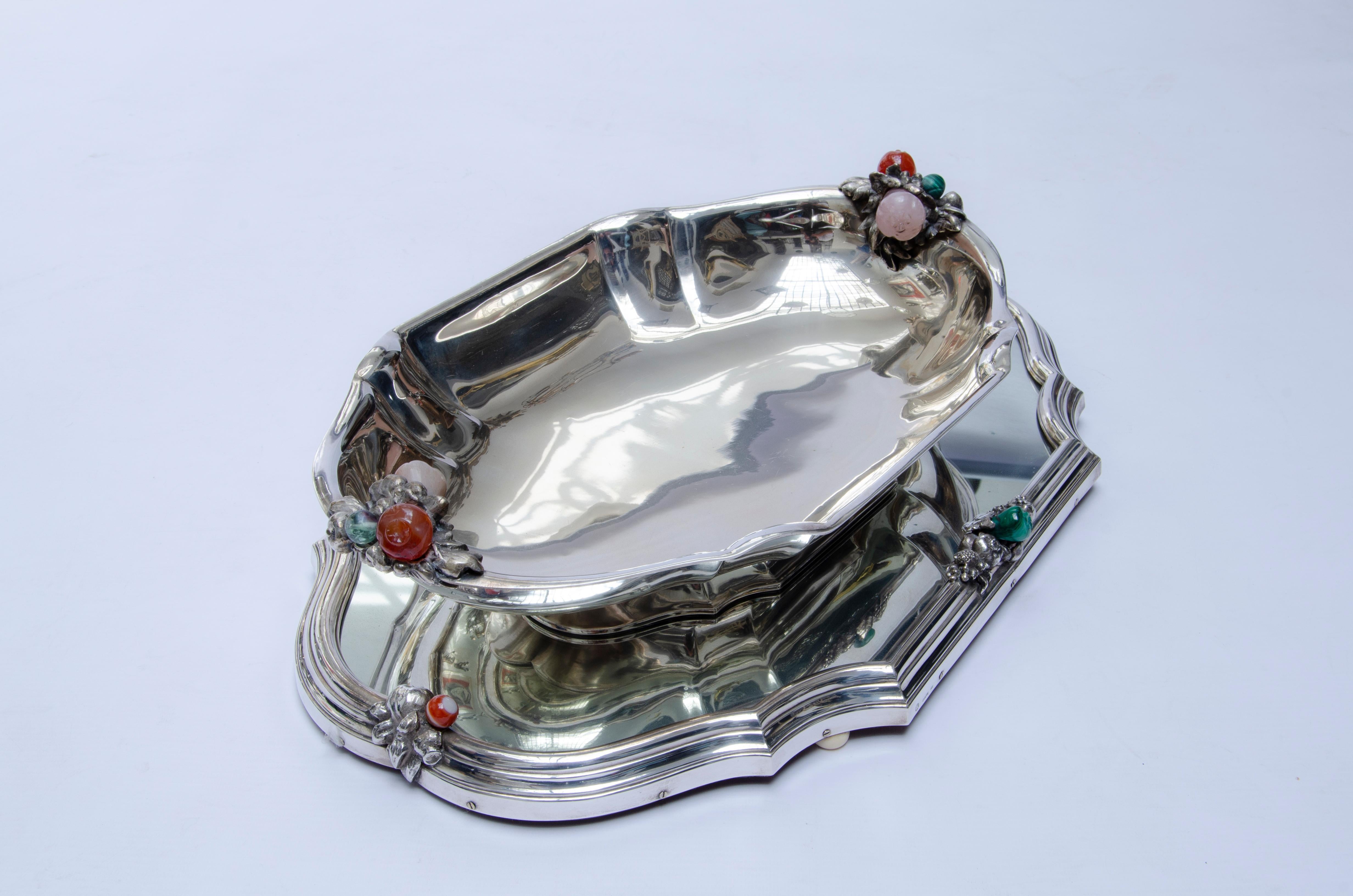 Centerpiece or planter, with silver presentation with fruit applications with precious stones. Made by Angelo Chiappa. Signature Stamp, Chiappe, 800. 

Italy, CIRCA 1900.