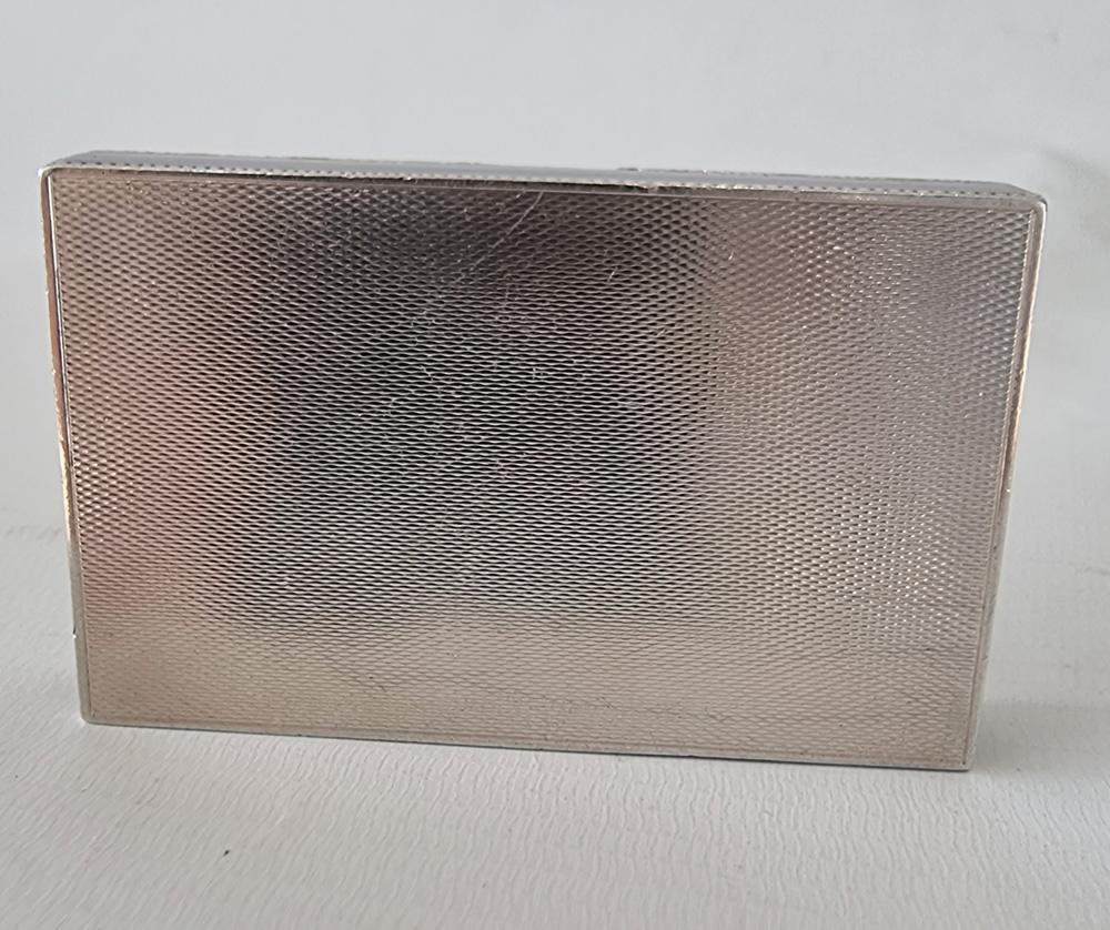 Tabacchiera in argento e smalto guilloché viola di George Stockwell & Co. In condizioni buone in vendita a London, GB