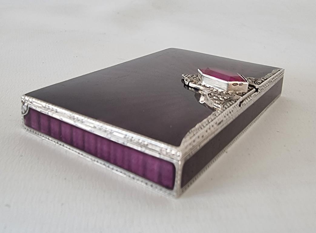 Inizio XX secolo Tabacchiera in argento e smalto guilloché viola di George Stockwell & Co. in vendita