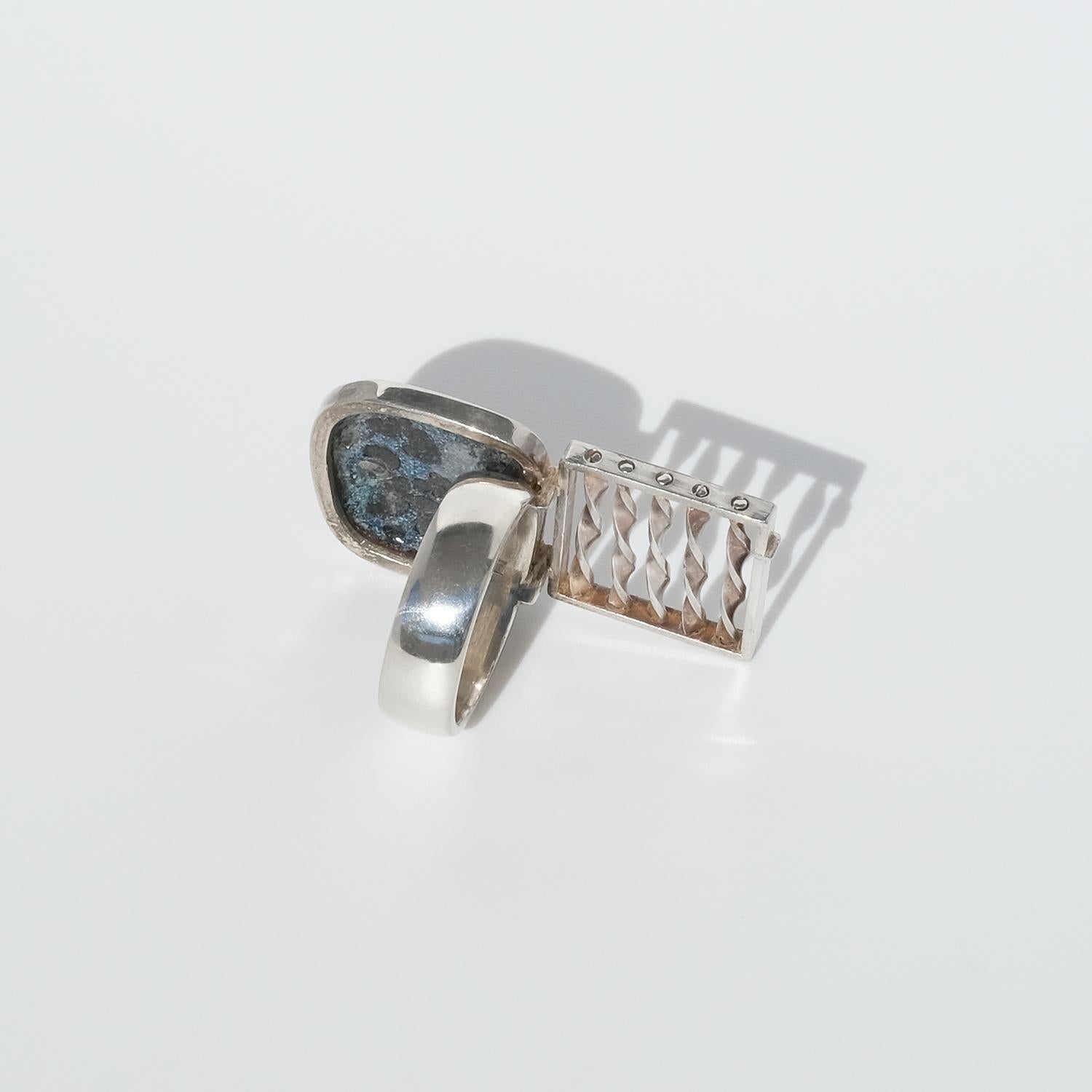 Anello in argento e pietre rosse di Thomas Raschke in vendita 5