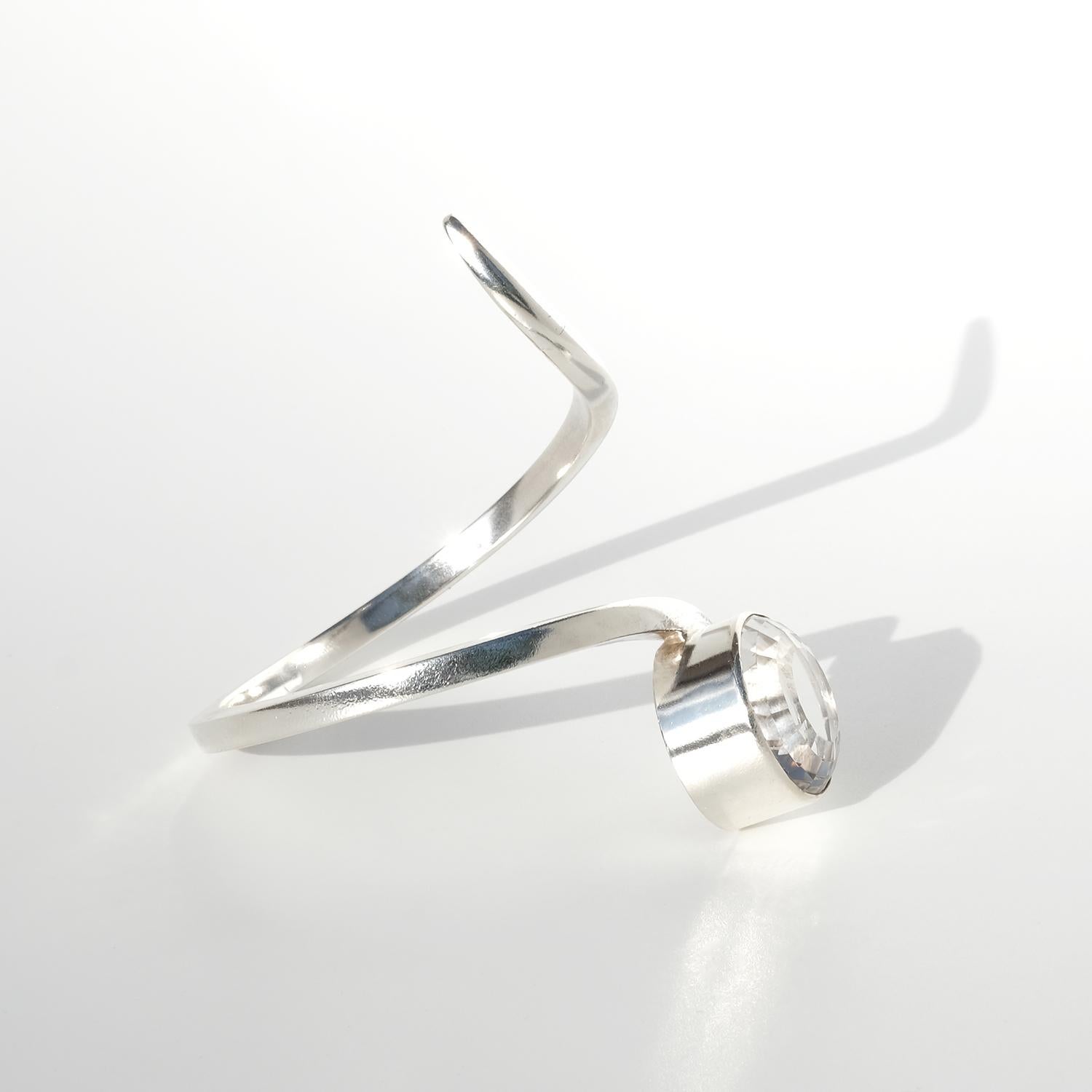 Manschettenarmband aus Silber und Bergkristall von Isaac Cohen, hergestellt 1966 im Angebot 2