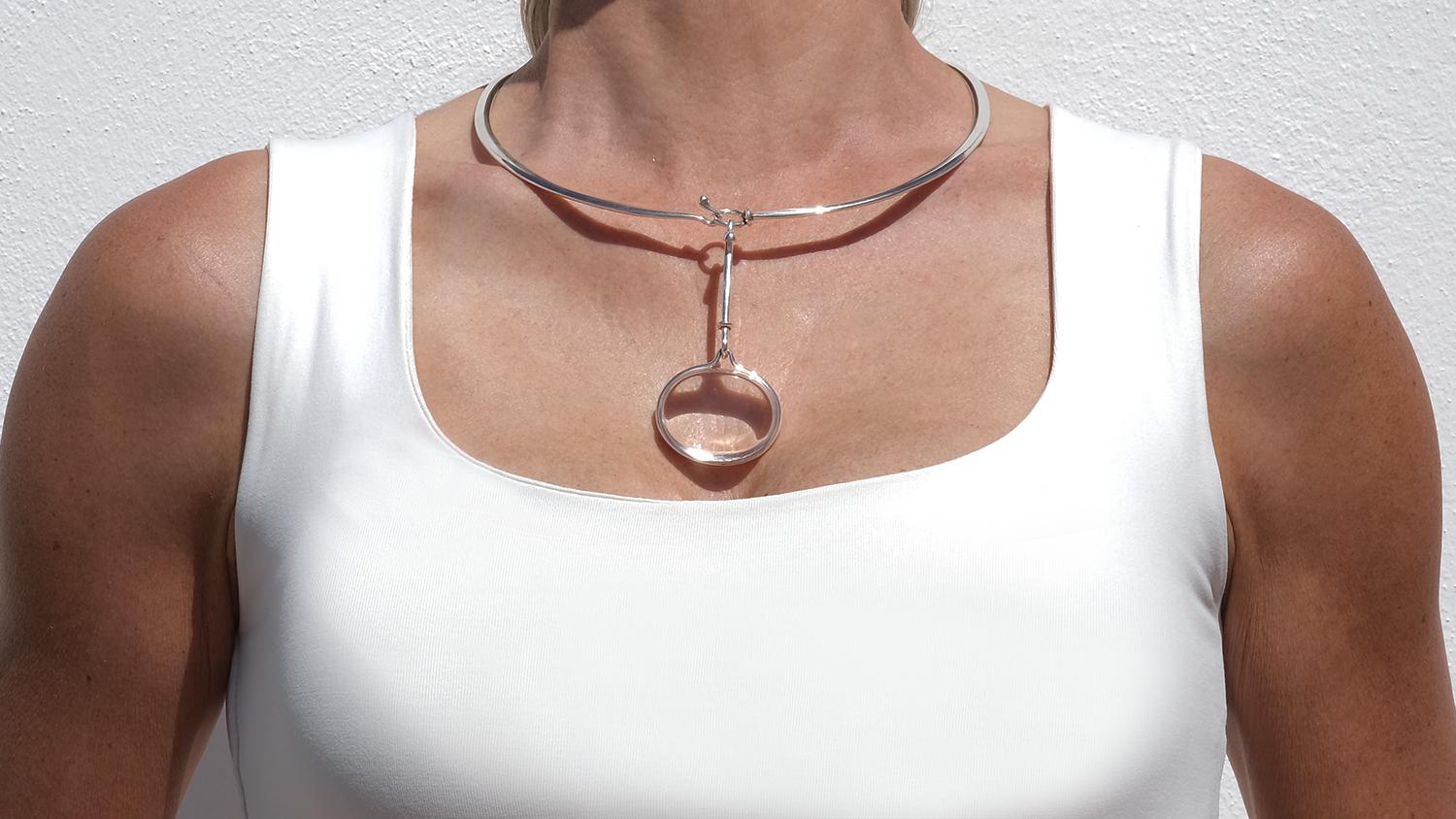 Anillo de plata y cristal de roca para el cuello de Vivianna Torun Bülow-Hübe para Georg Jensen en venta 3
