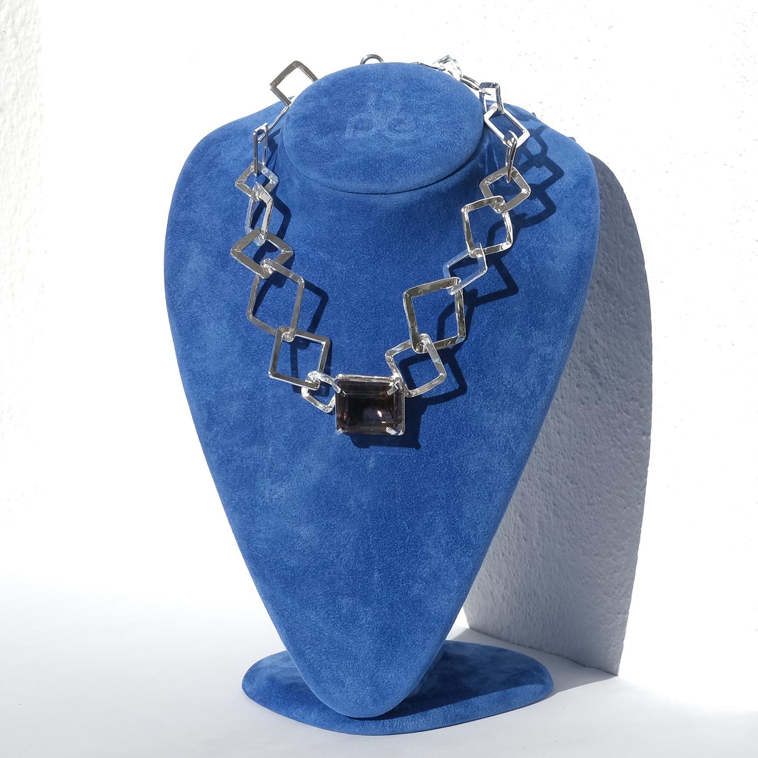 Collana in argento e quarzo fumé di Etsuko Minowa del 1993 in vendita 4