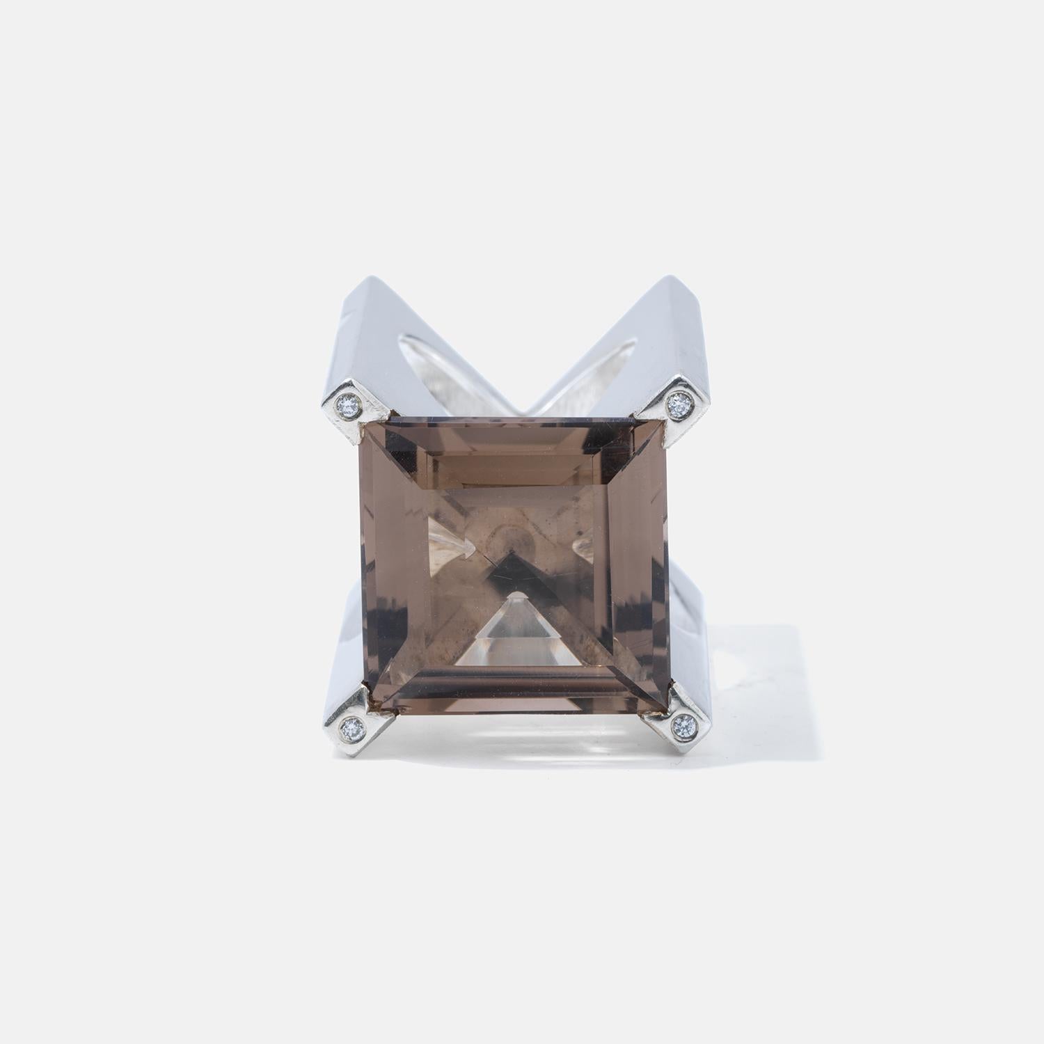 Ring aus Silber und Rauchquarz, hergestellt im Jahr 2015 für Damen oder Herren im Angebot