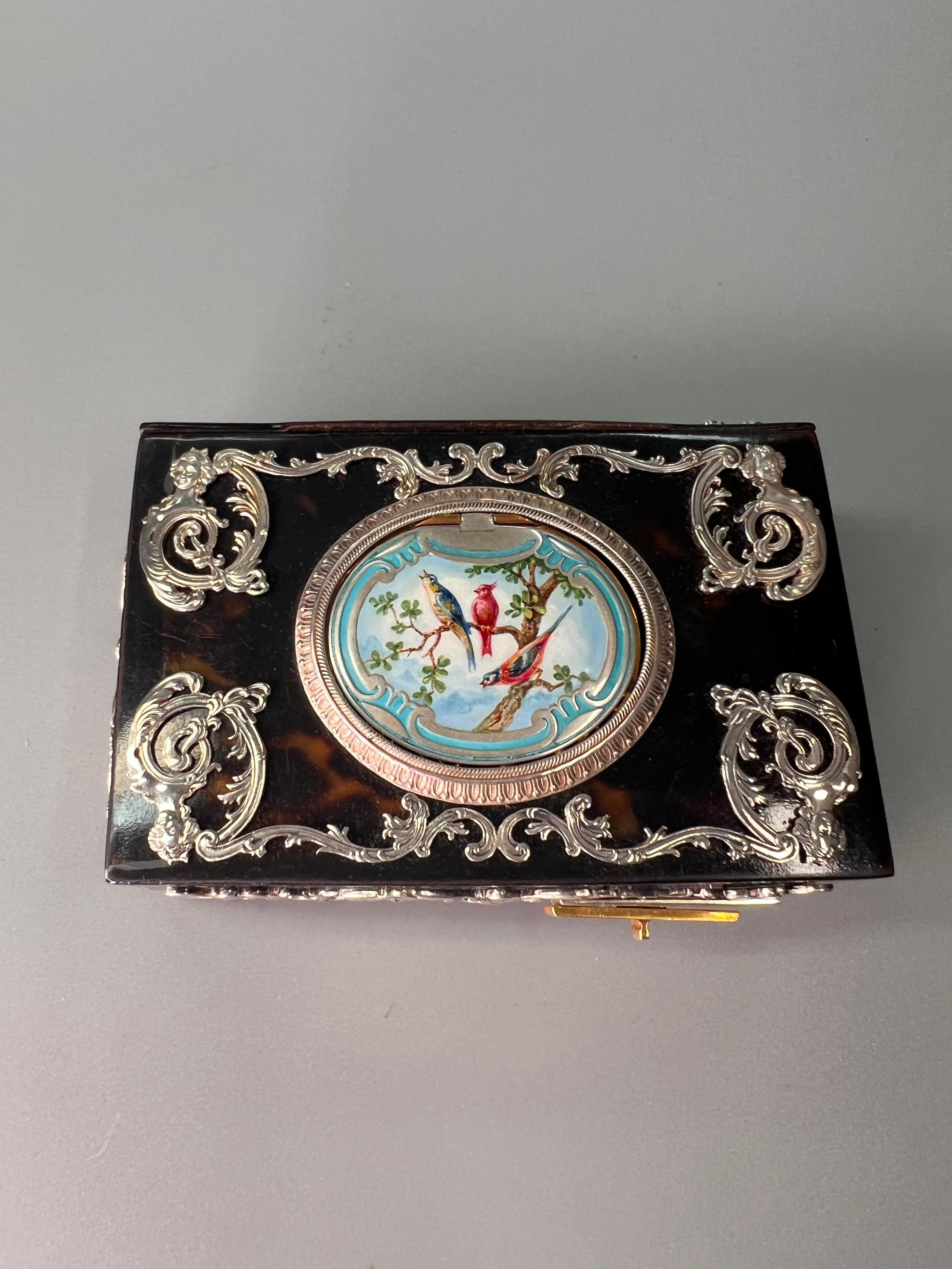 Caja para pájaros cantores de plata y carey de Bontems, hacia 1900 principios del siglo XX en venta
