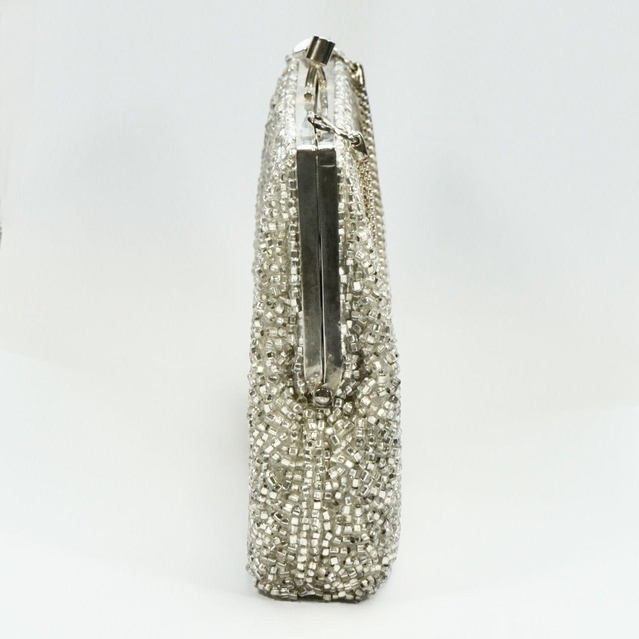 Silver and White Diamond Design Beaded Bag with Silver Tone Fittings circa 1940s For Sale 1