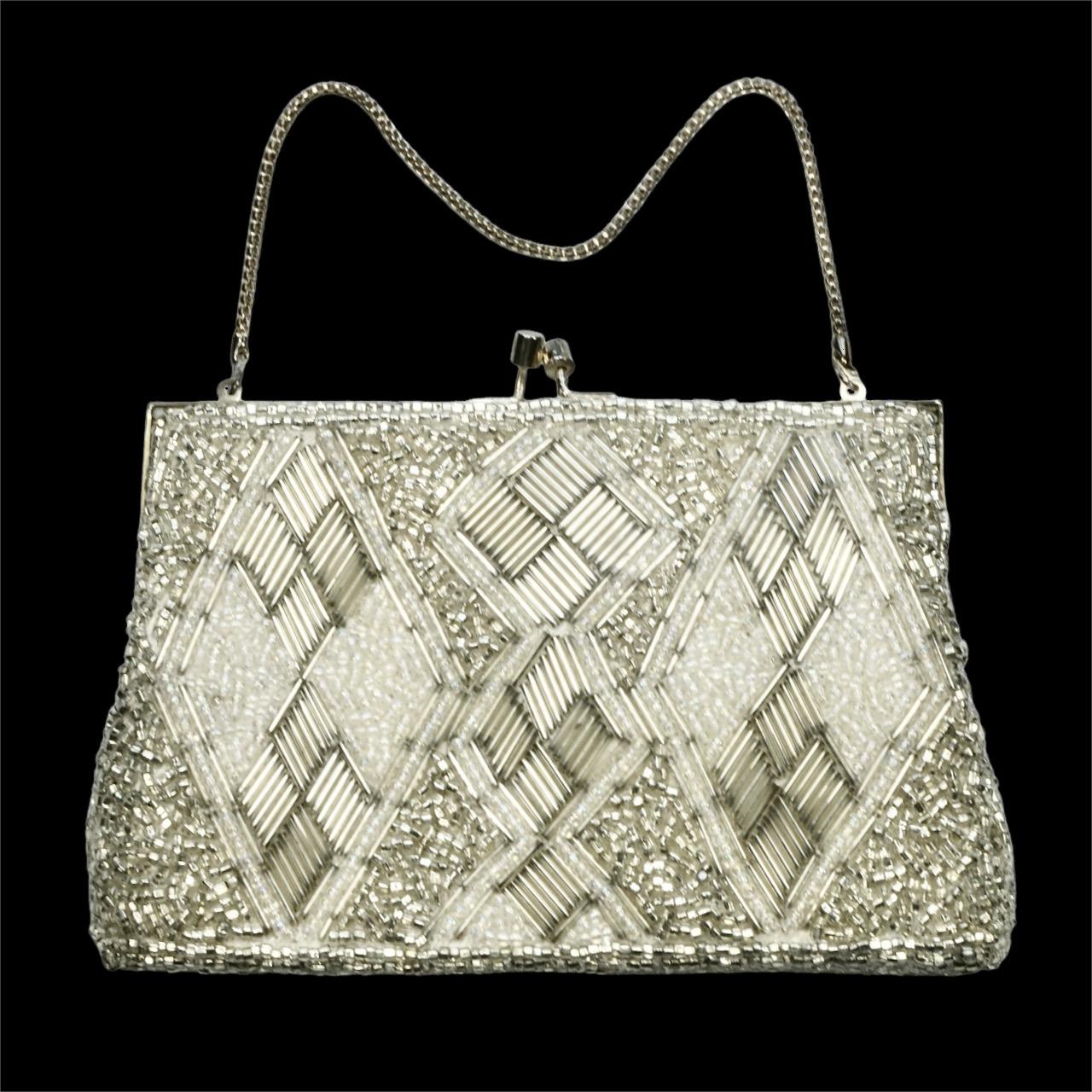 Silver and White Diamond Design Beaded Bag with Silver Tone Fittings circa 1940s For Sale 3