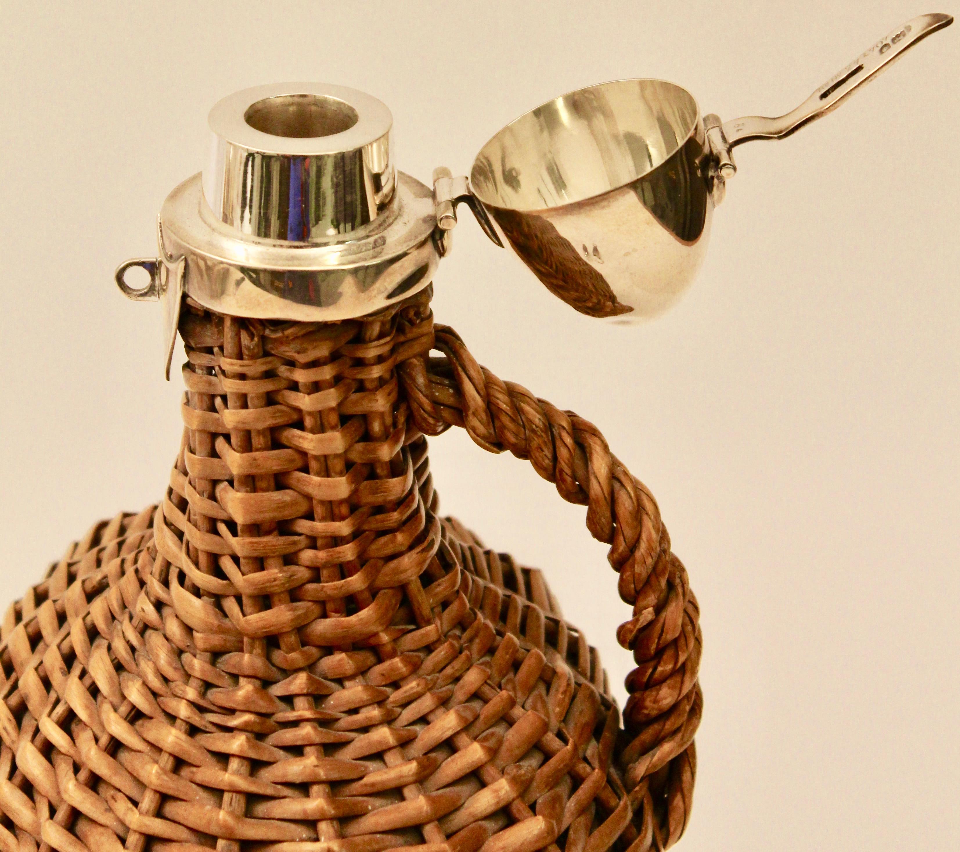 Silver and Wicker Locking Decanter, Birmingham, 1899 For Sale 2