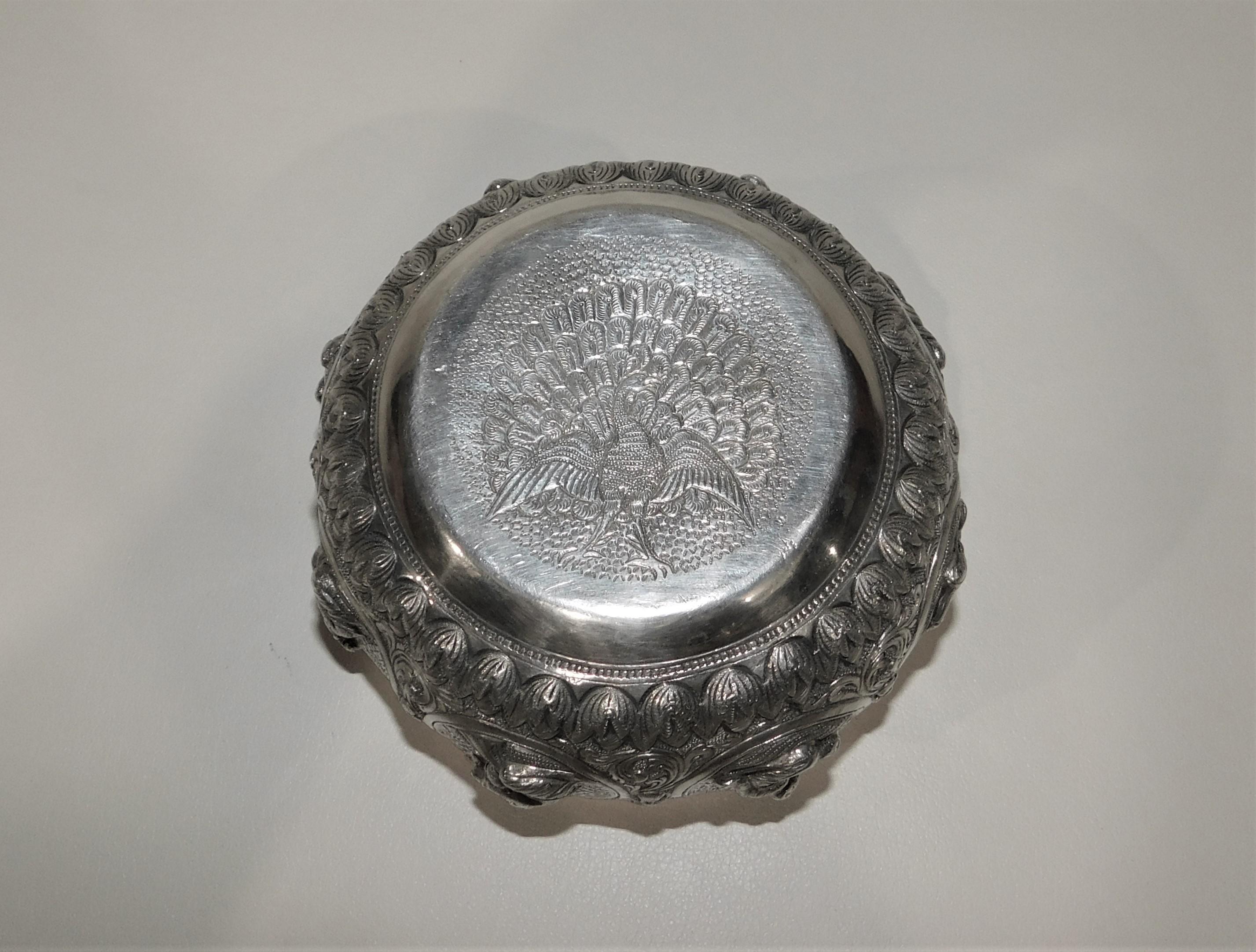 Silver Anglo-Indian Bowl with Eight Figures For Sale 4