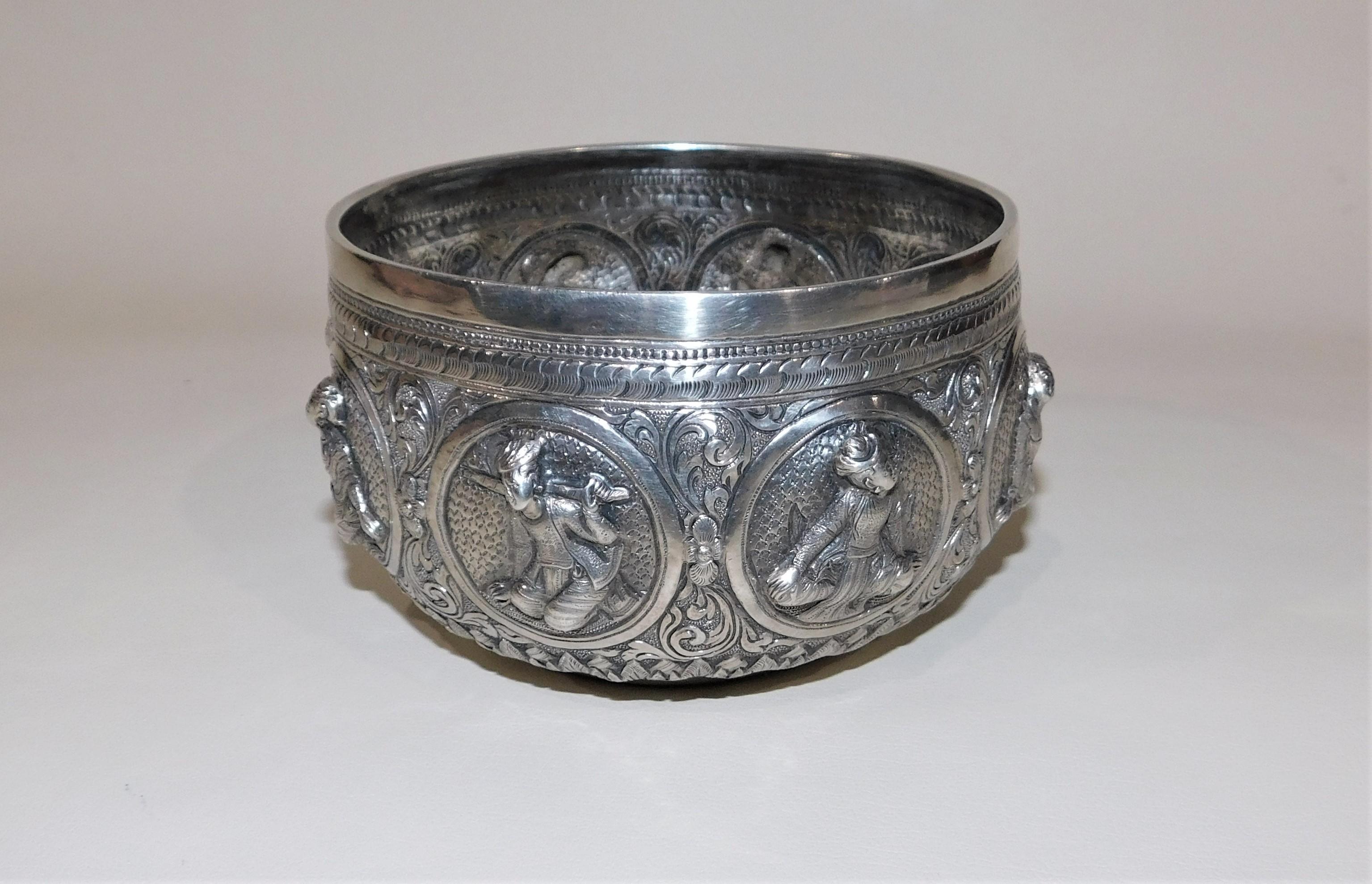 19th Century Silver Anglo-Indian Bowl with Eight Figures For Sale