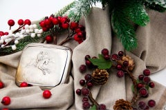 Silver Art Nouveau snuffbox depicting horsemen in relief