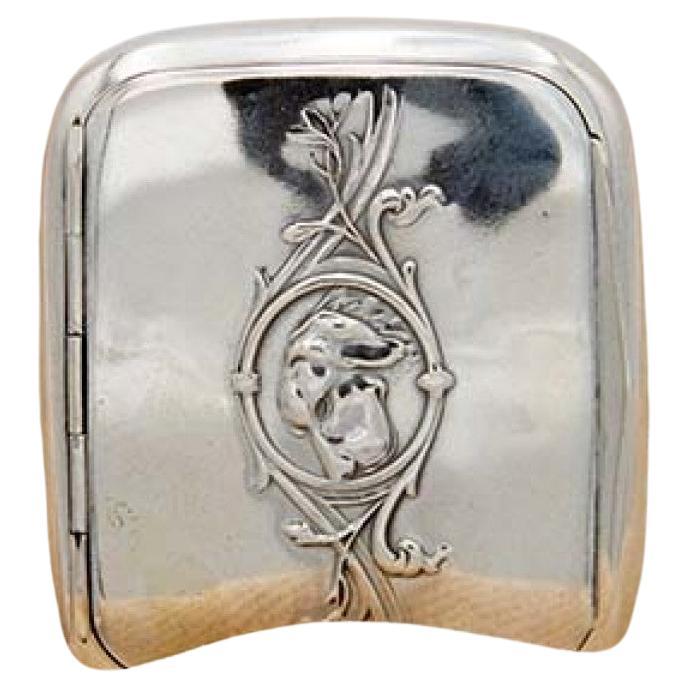 Silver Art Nouveau snuffbox with dog’s head in high relief