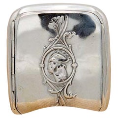 Silver Art Nouveau snuffbox with dog’s head in high relief