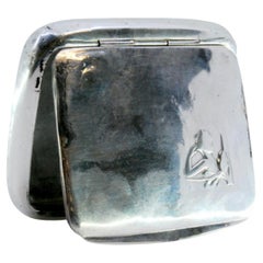 Silver Art Nouveau snuffbox with female figure & paper holder