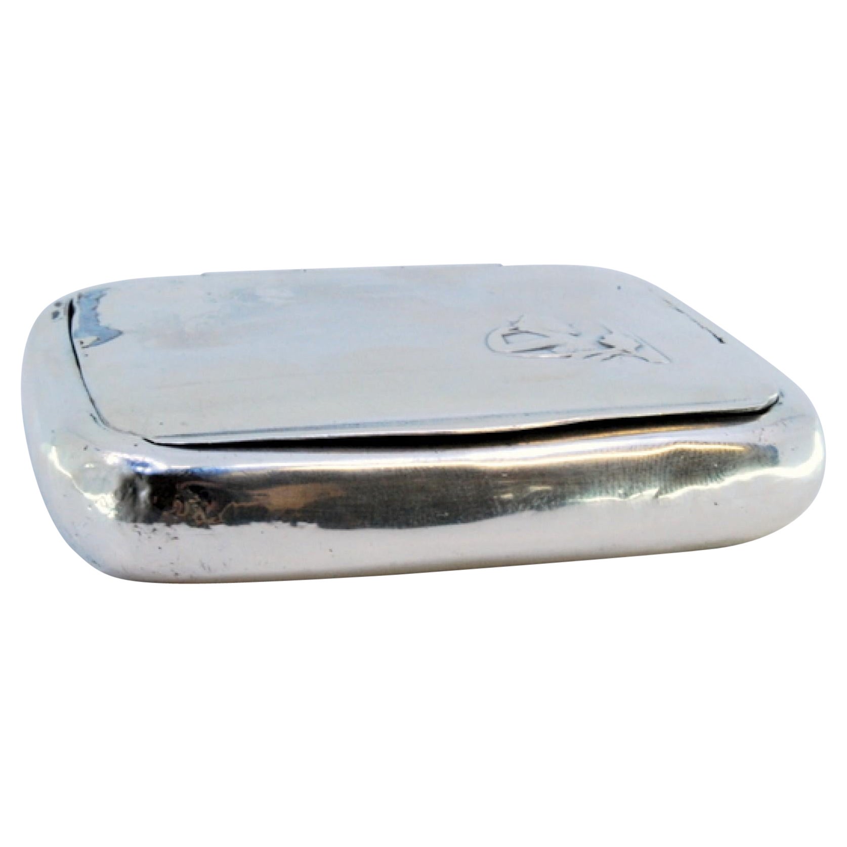 Silver Art Nouveau snuffbox with female figure 
paper holder