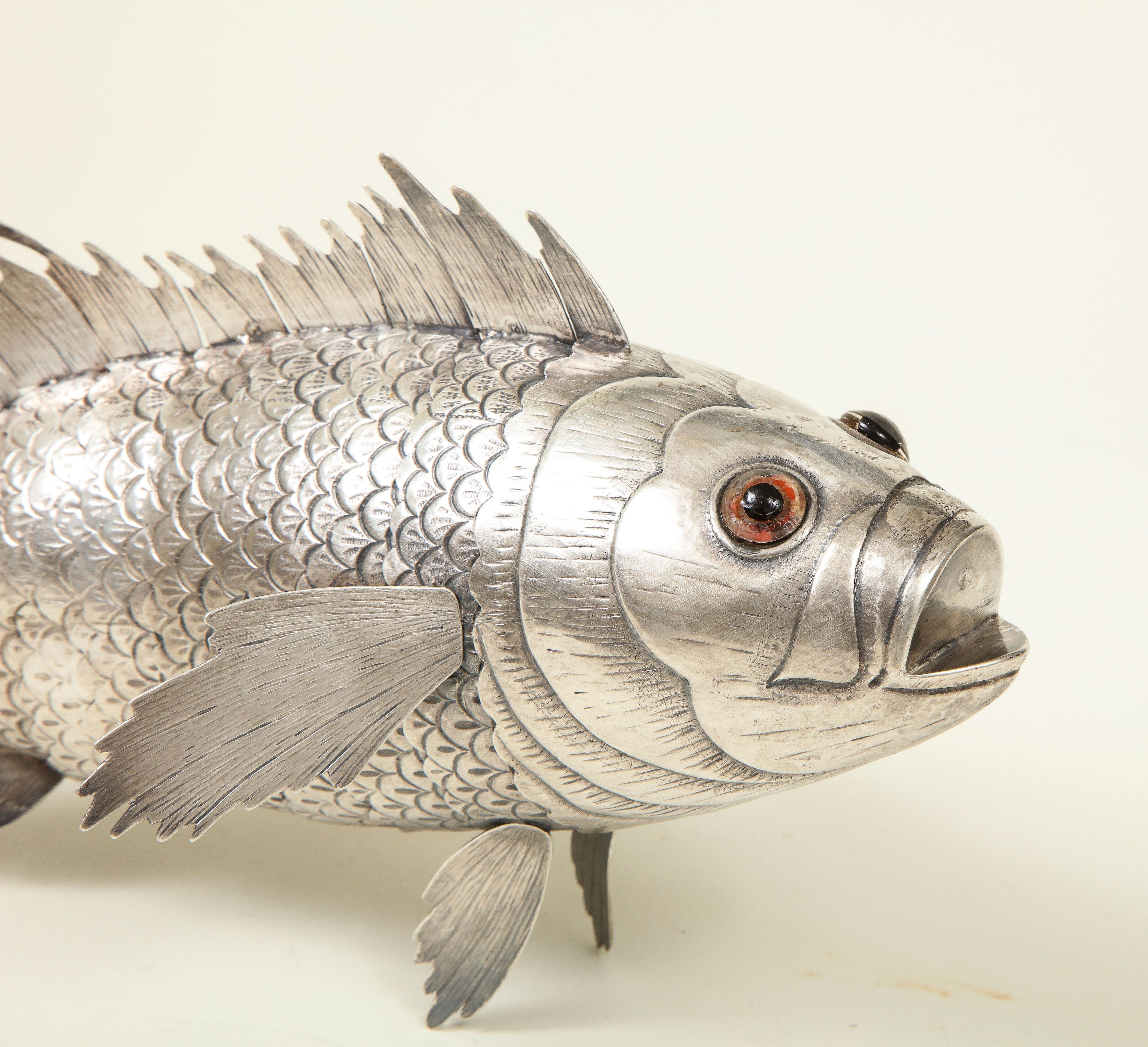 Silbernes gegliedertes Modell eines Fisches im Angebot 12