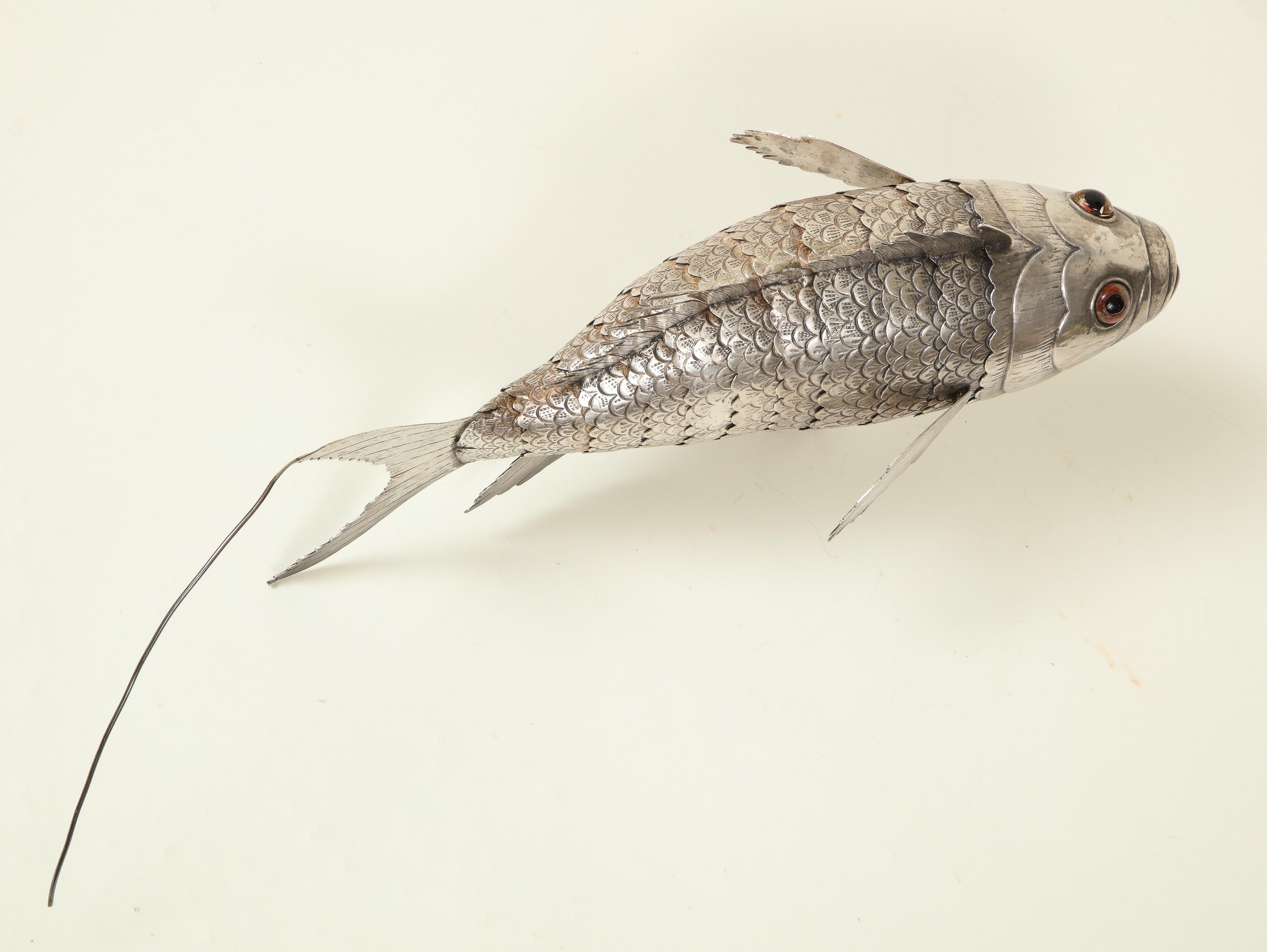 Silbernes gegliedertes Modell eines Fisches im Angebot 14