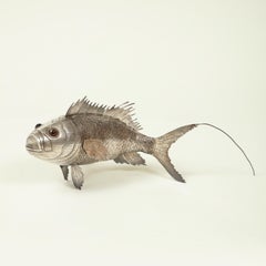 Silbernes gegliedertes Modell eines Fisches