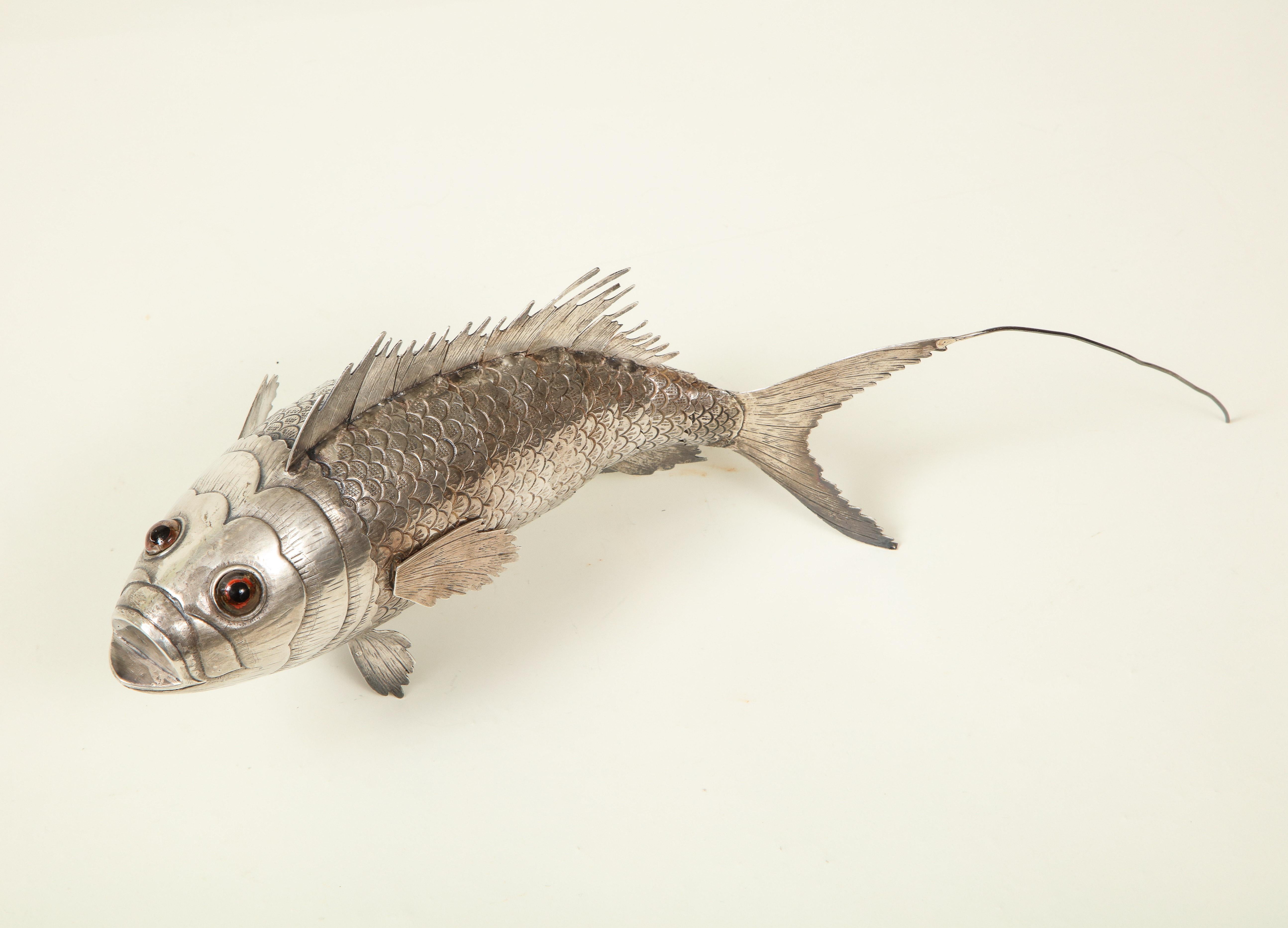Silbernes gegliedertes Modell eines Fisches im Angebot 3