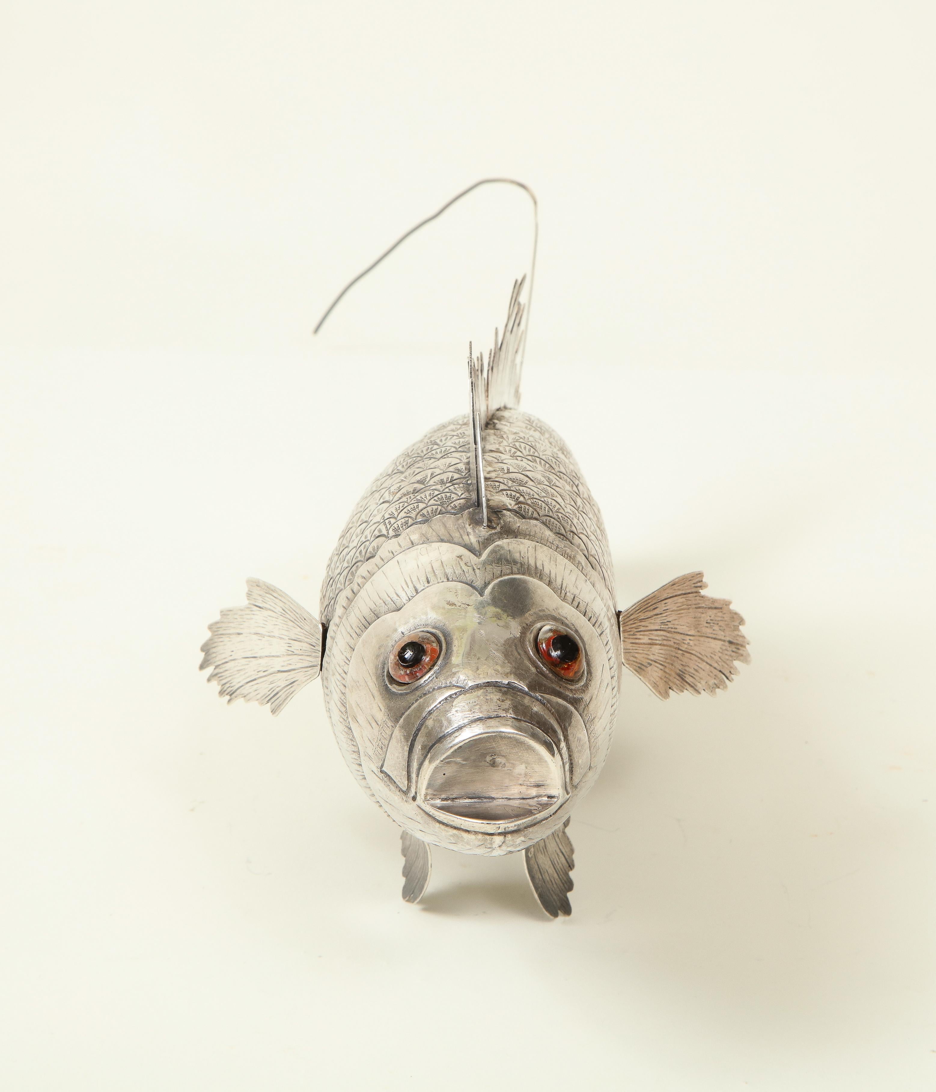 Silbernes gegliedertes Modell eines Fisches im Angebot 5