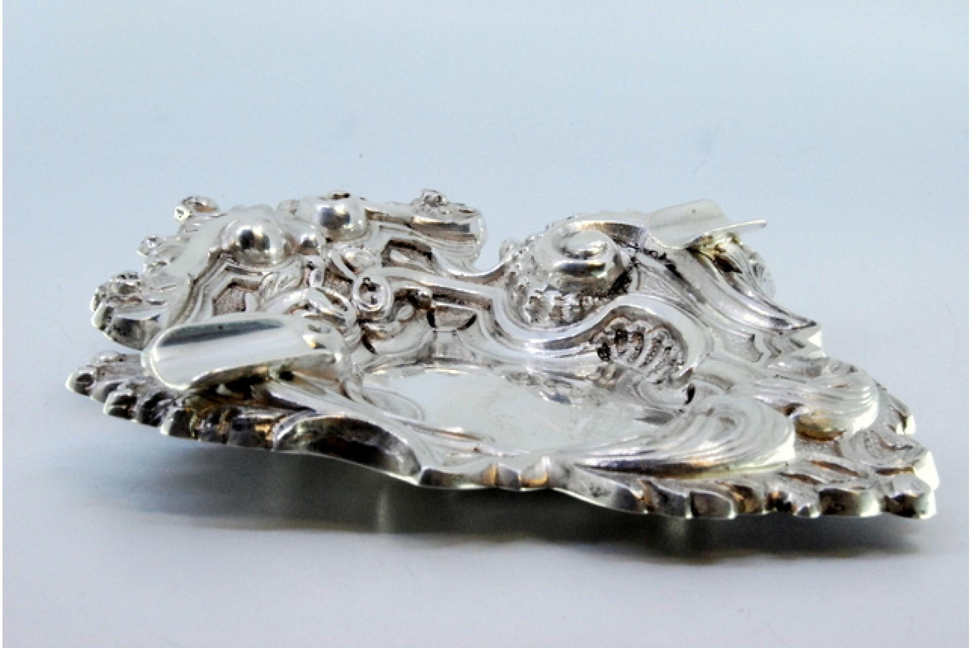 European Silver ashtray w/ high reliefs in the style of D João V w/ two cigarette holders For Sale