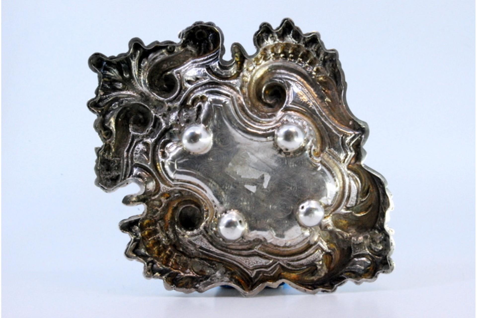 Silver ashtray w/ high reliefs in the style of D João V w/ two cigarette holders For Sale 1