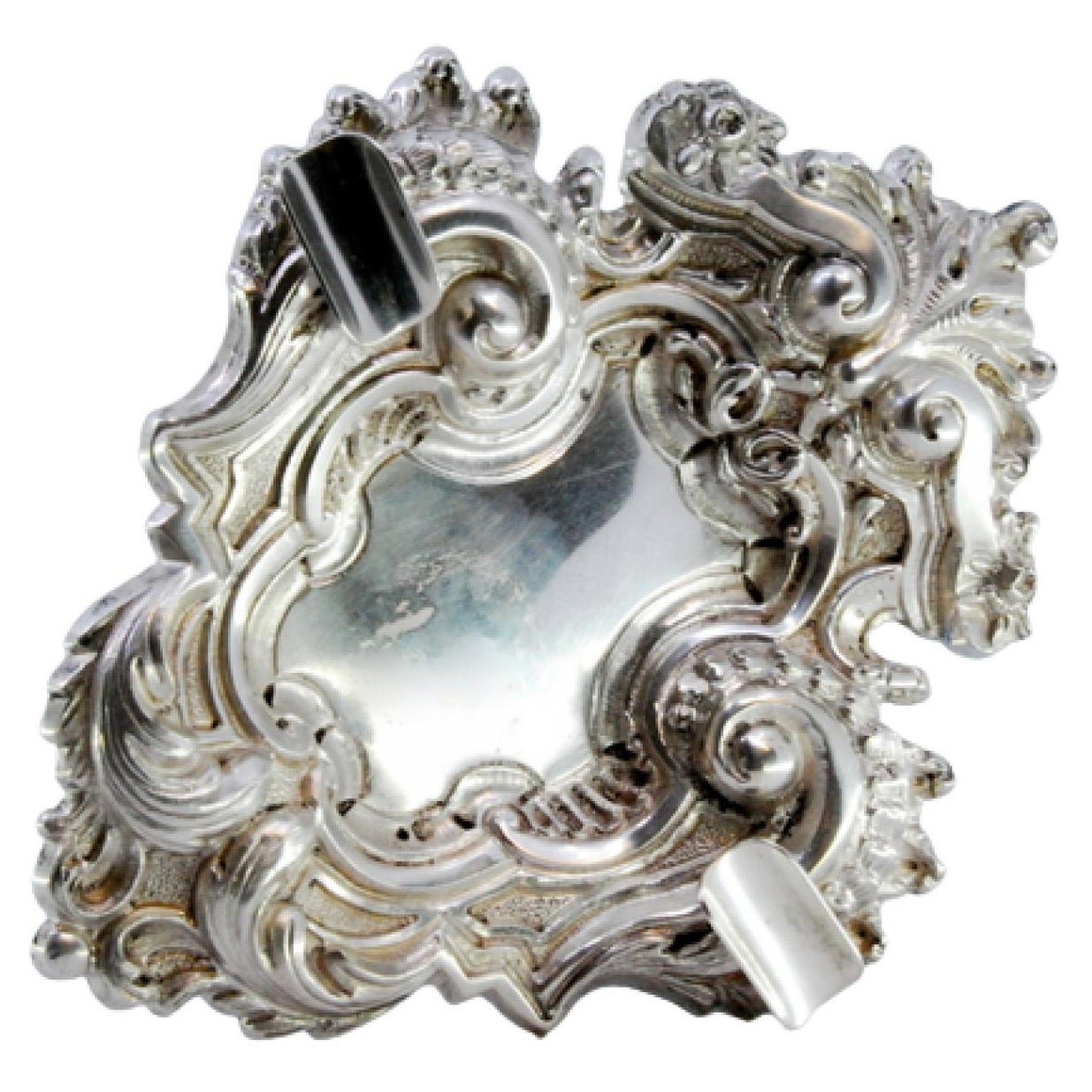 Silver ashtray w/ high reliefs in the style of D João V w/ two cigarette holders